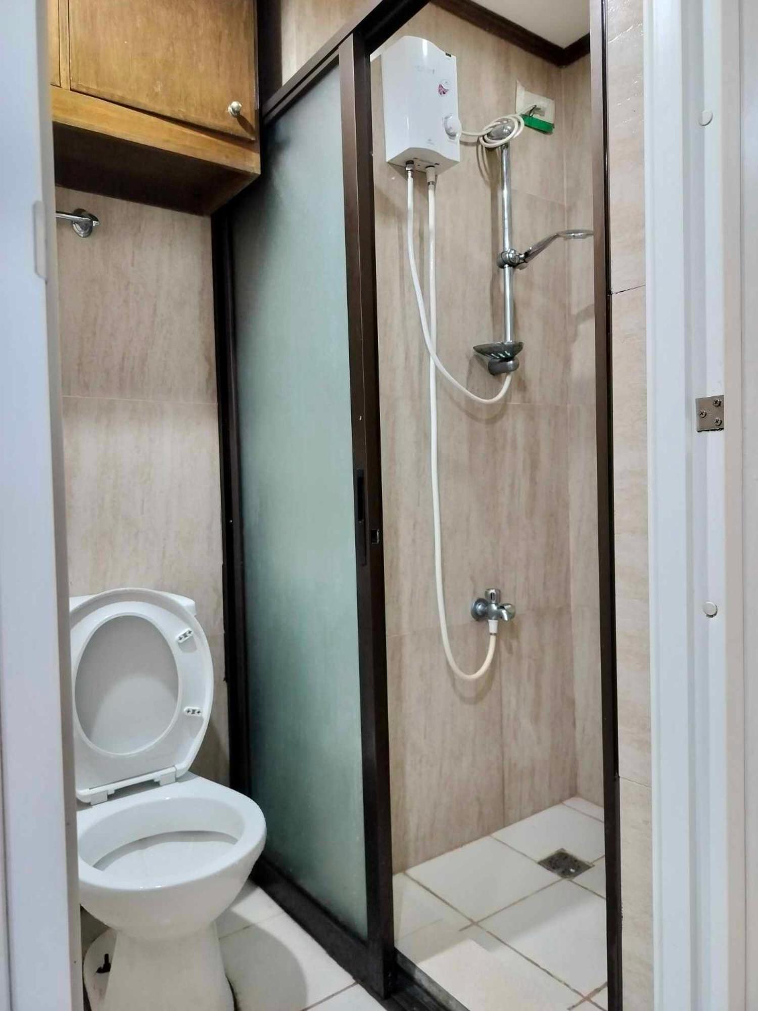 Apartment 16th Floor Tower A Pool View Unit With Unlimited Internet Access And Modern Amenities