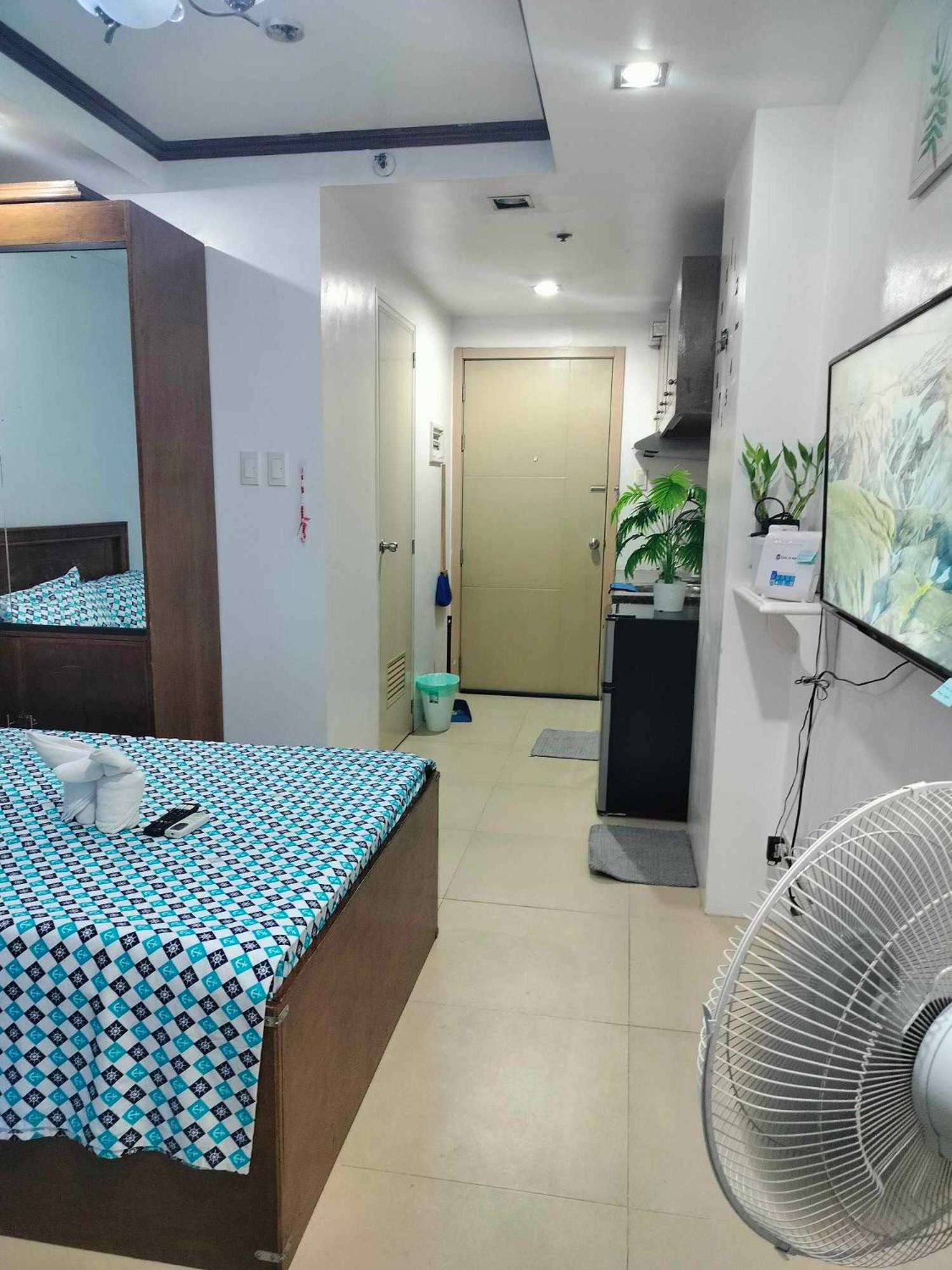 16th Floor Tower A Pool View Unit With Unlimited Internet Access And Modern Amenities * Manila