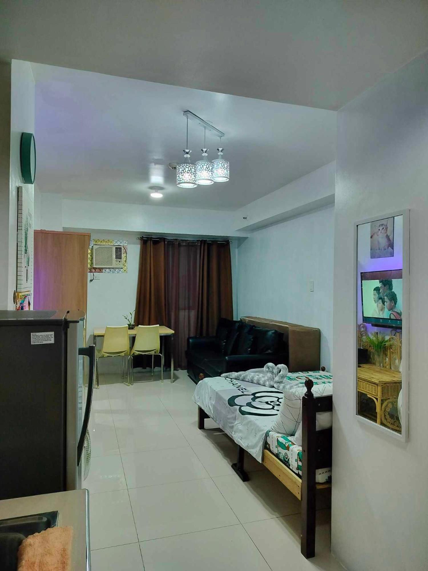 17th Floor Tower B Haven With Netflix, Ac And Free Wifi * Manila