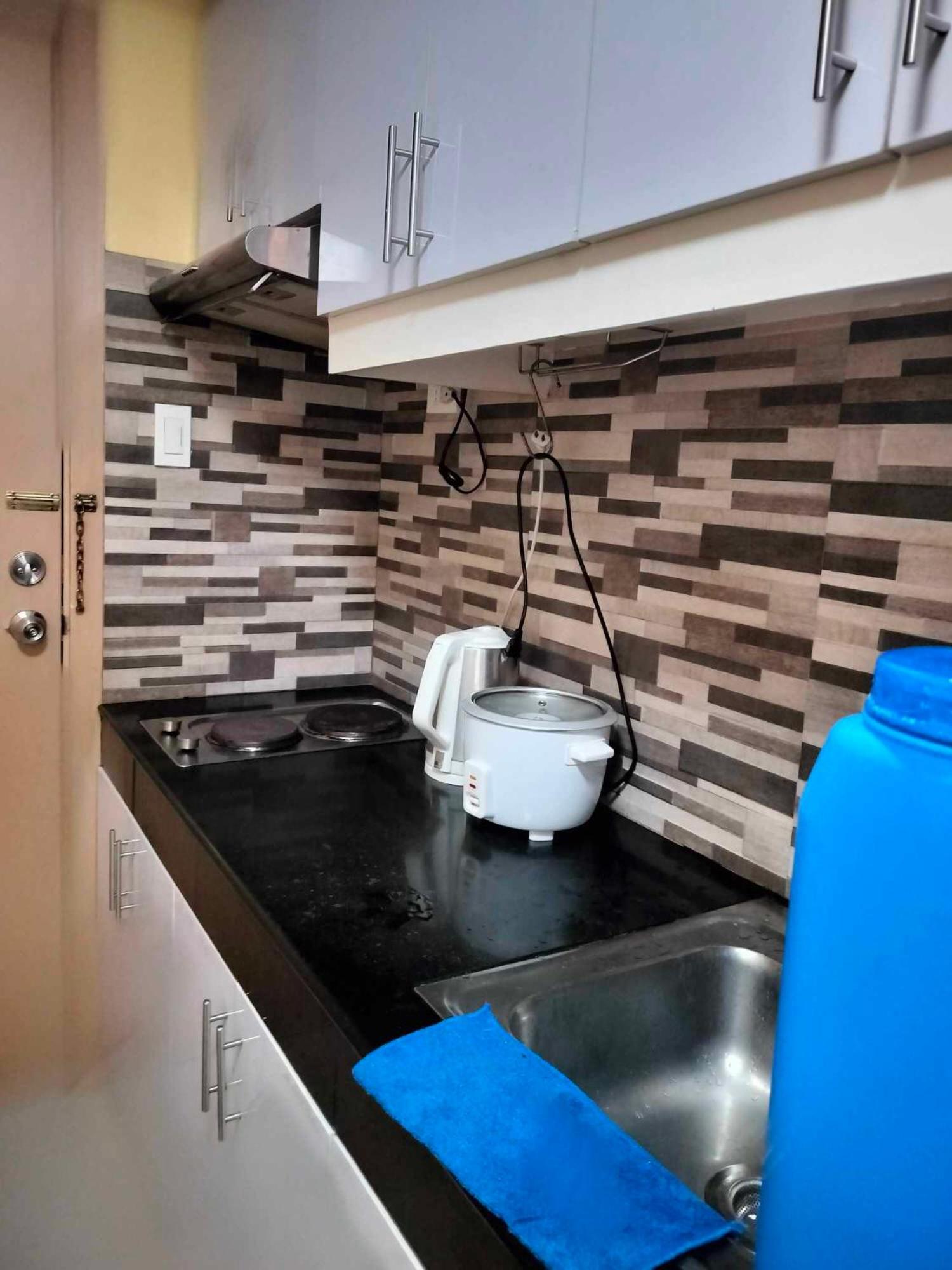 28th Floor Tower C 1-bedroom Unit With Netflix And Free Wifi Manila