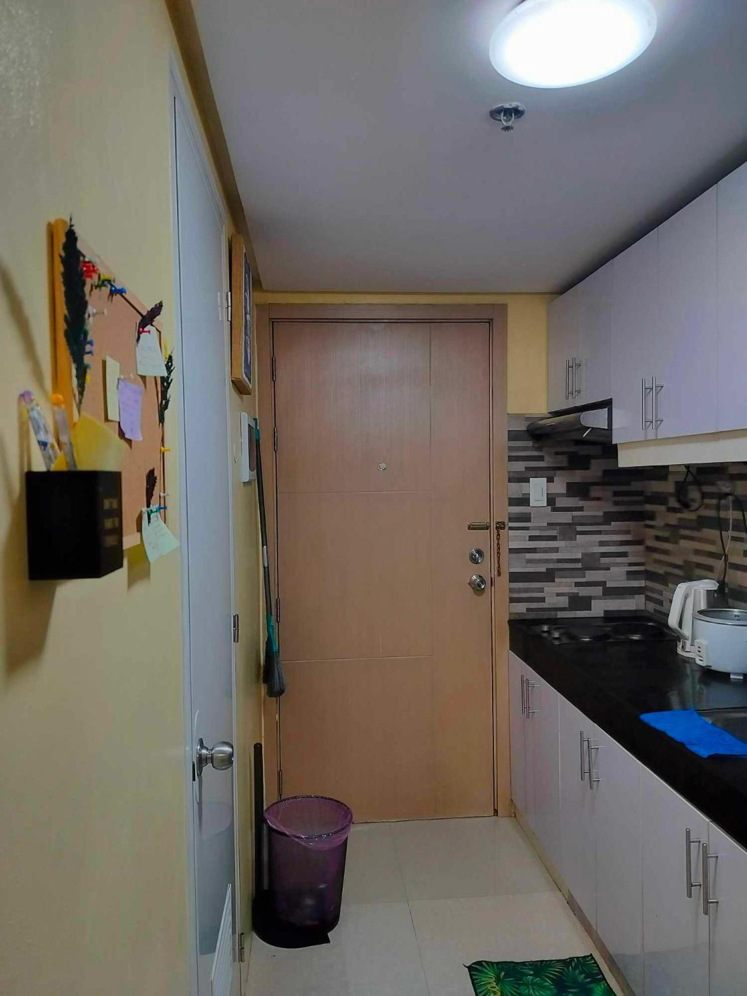 28th Floor Tower C 1-bedroom Unit With Netflix And Free Wifi * Manila