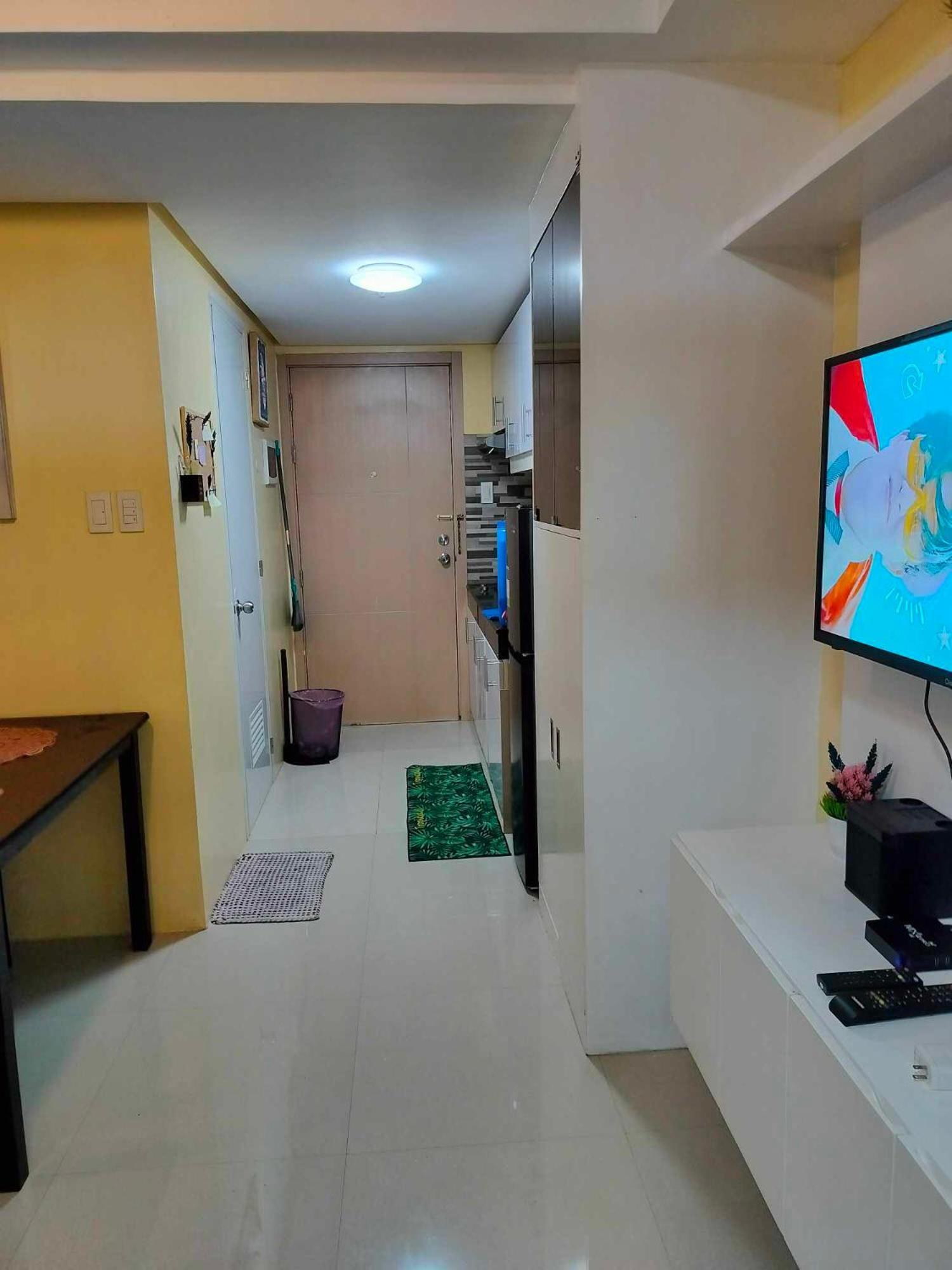 28th Floor Tower C 1-bedroom Unit With Netflix And Free Wifi Apartment Manila