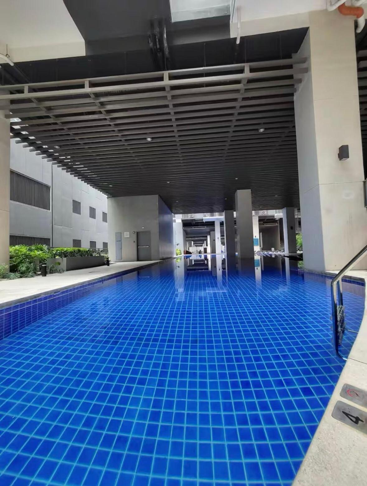 Apartment In Moa Near Picc With Pool View Balcony Manila