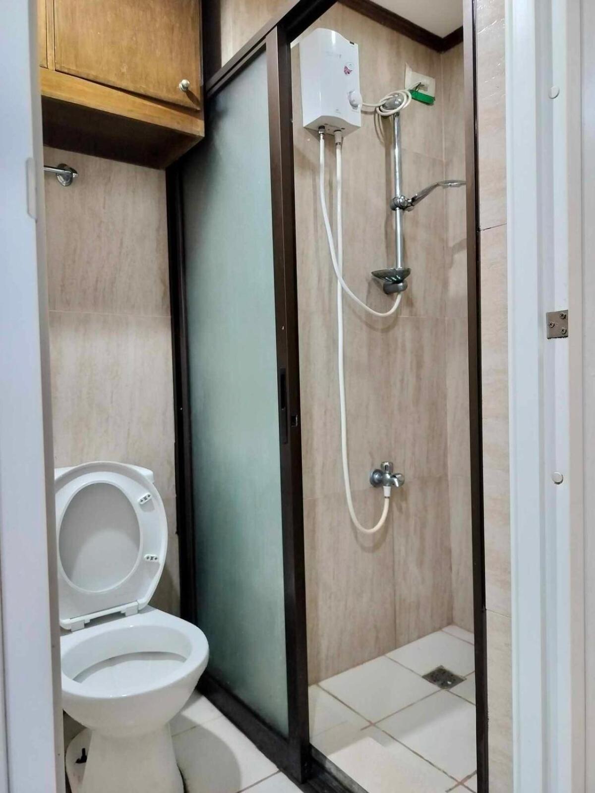 Apartment 16th Floor Type Unit With Pool View 1603a Manila