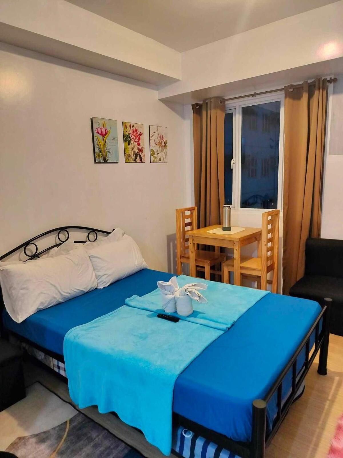 9th Floor Type Unit With Pool View 902a * Manila