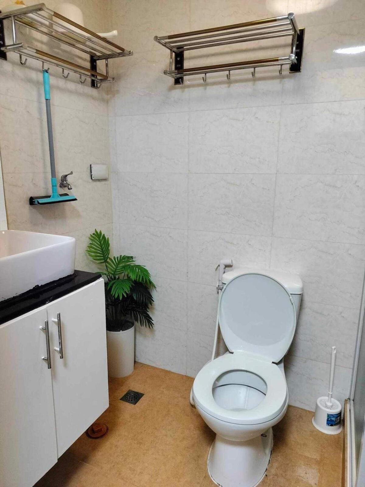 Apartment 512 A 1-bedroom Unit At Mplace South Triangle Manila