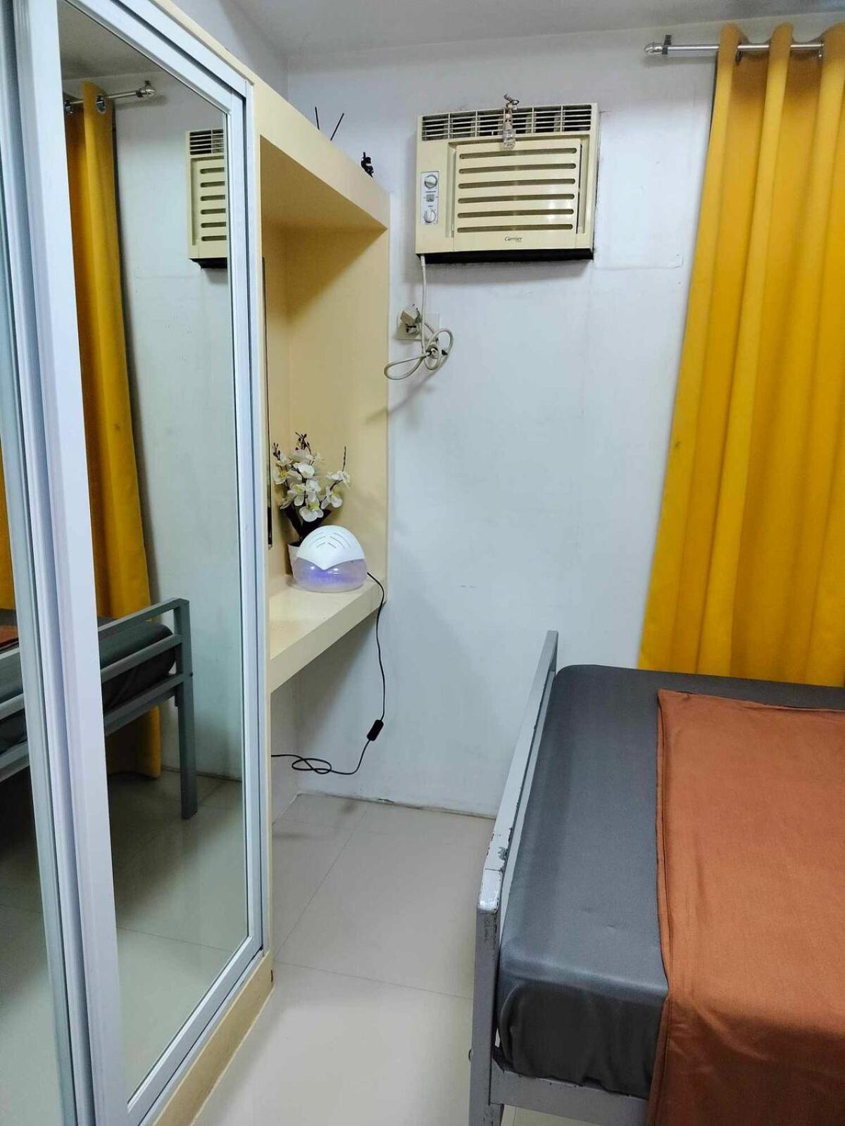 512 A 1-bedroom Unit At Mplace South Triangle *