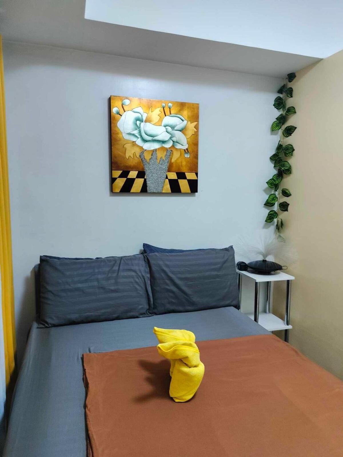 512 A 1-bedroom Unit At Mplace South Triangle