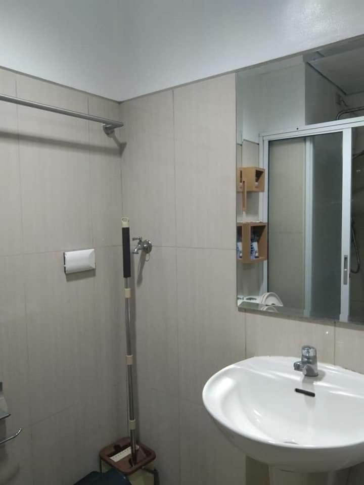 Condodeal At Shell Residences Mall Of Apartment *