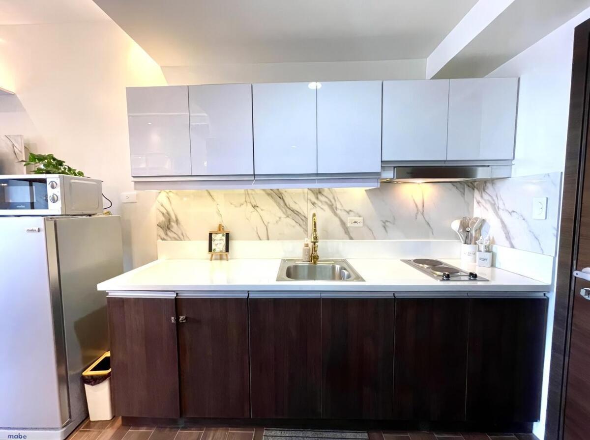 In Luxury At Air Residences Makati Apartment Manila