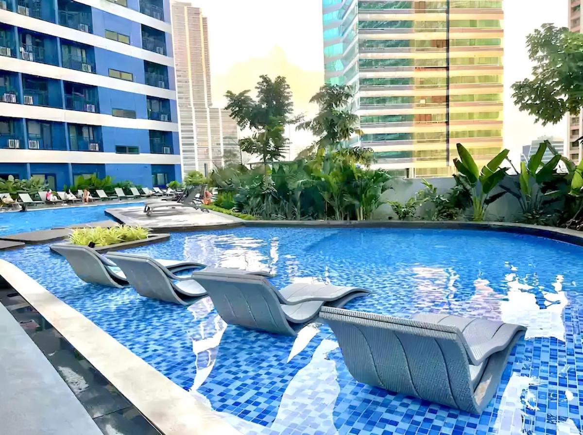 In Luxury At Air Residences Makati Manila