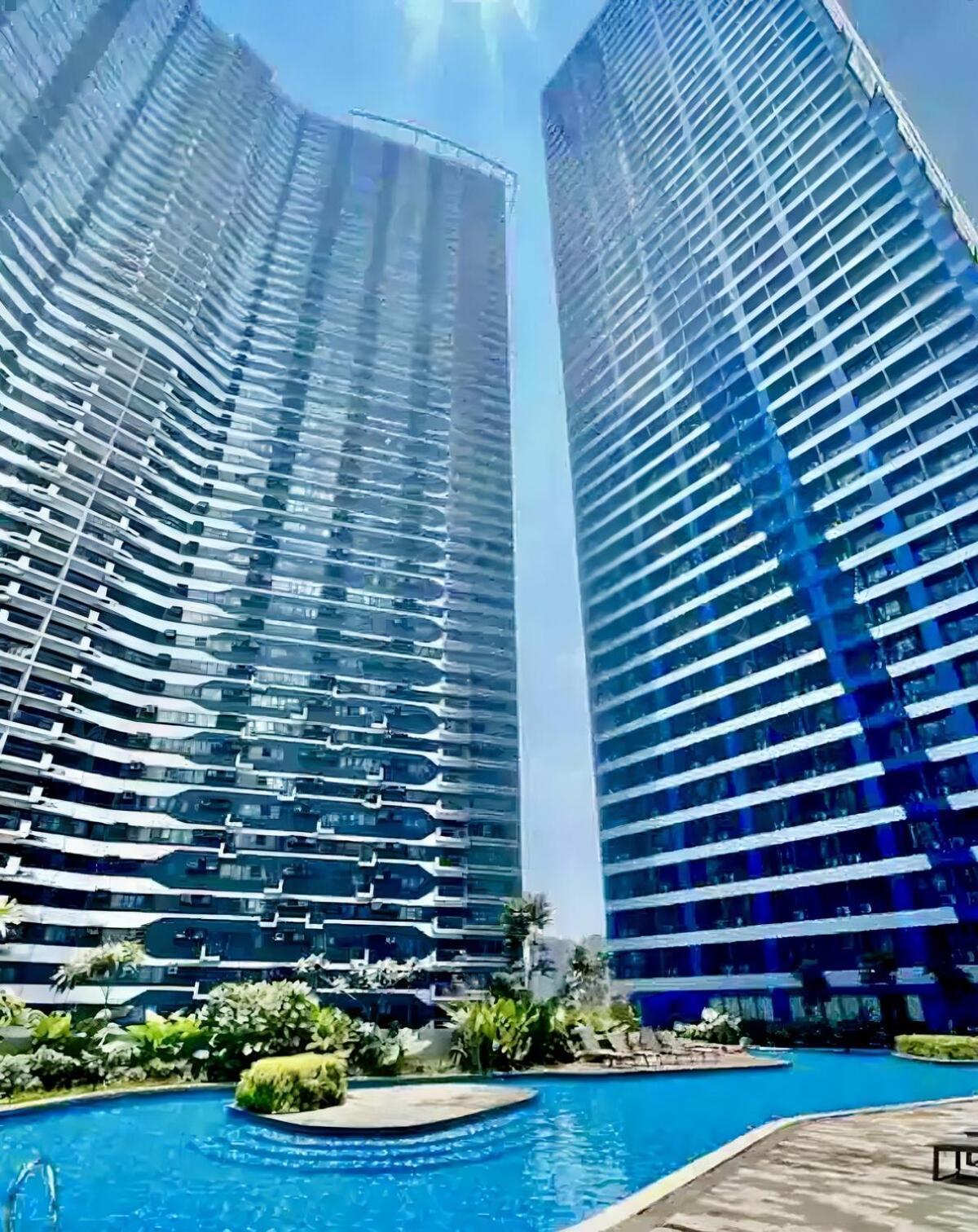 In Luxury At Air Residences Makati * Manila