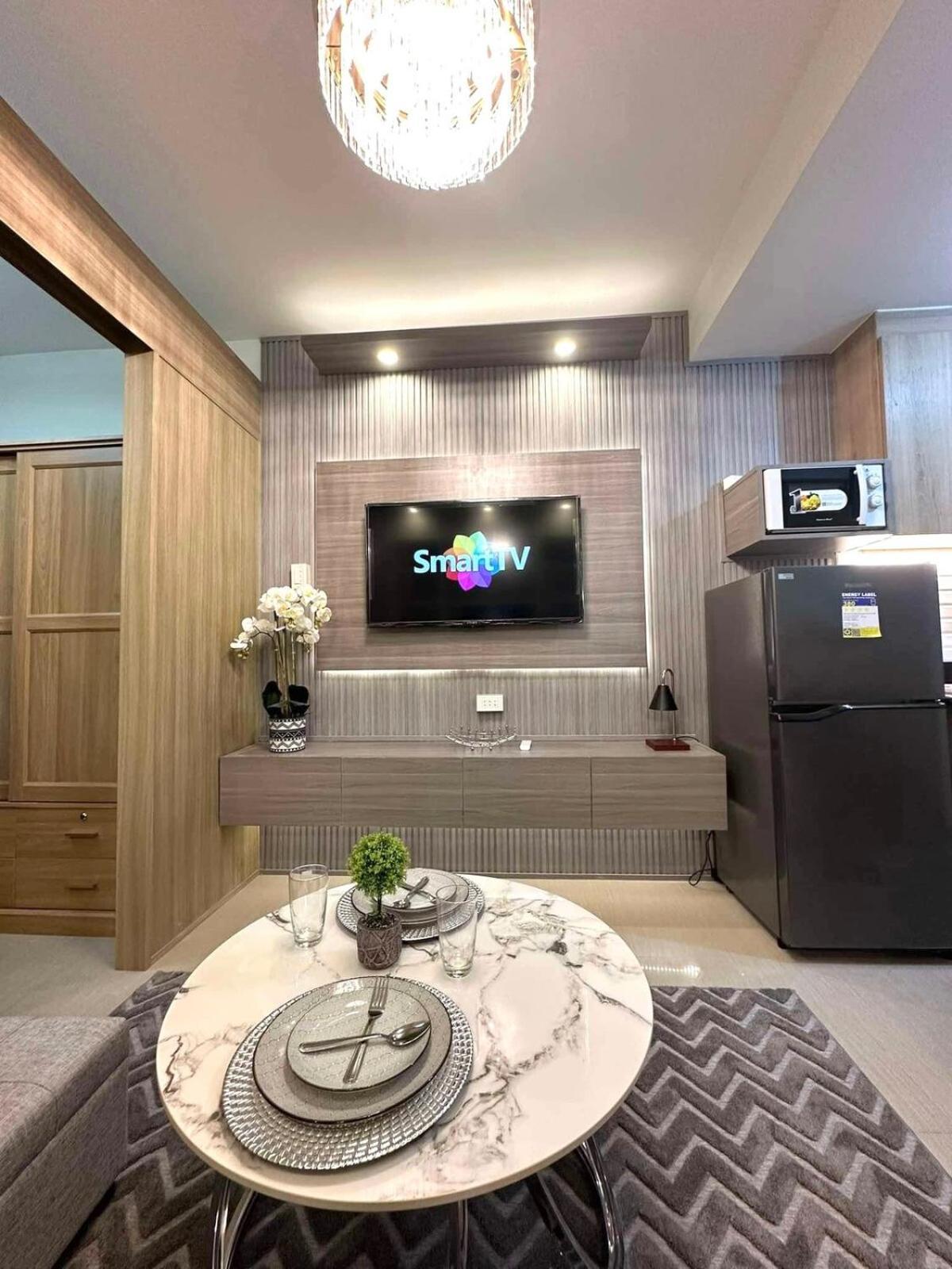 Shore 2 Residences, 1br Balcony - Pool View Apartment