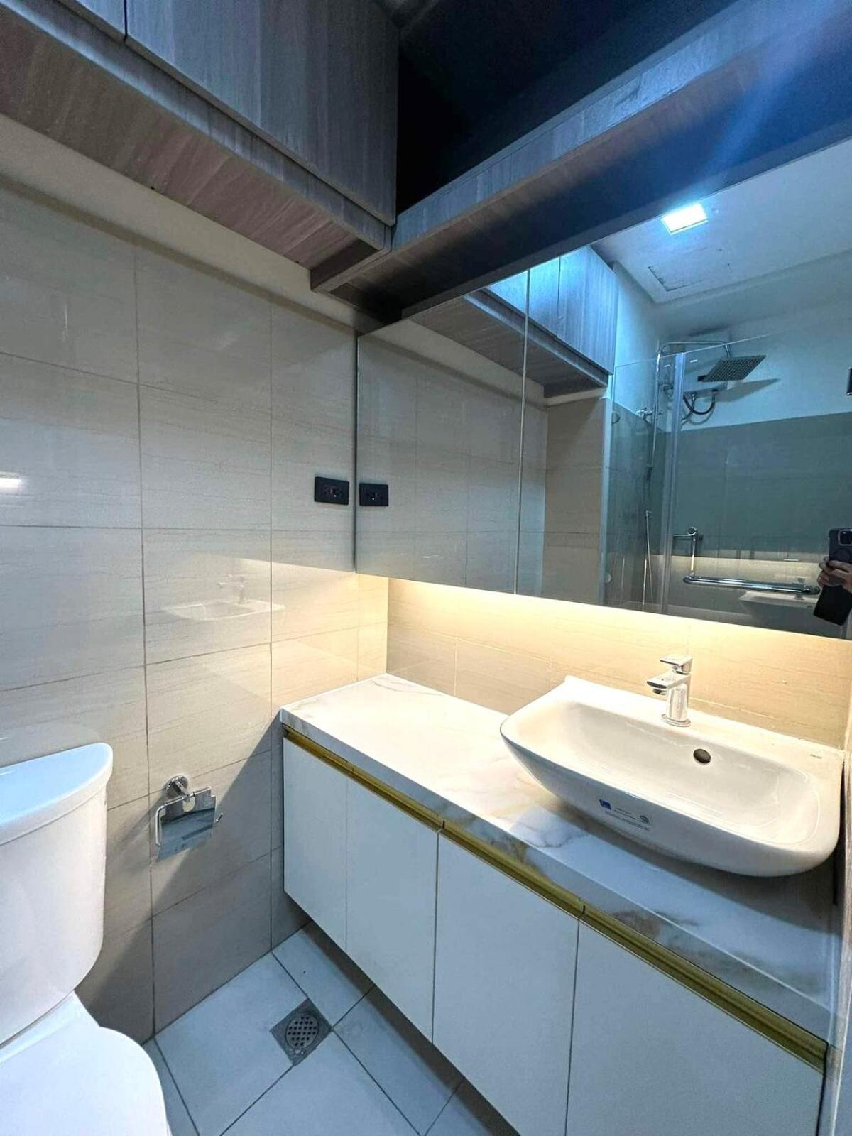 Apartment Shore 2 Residences, 1br Balcony - Pool View Manila