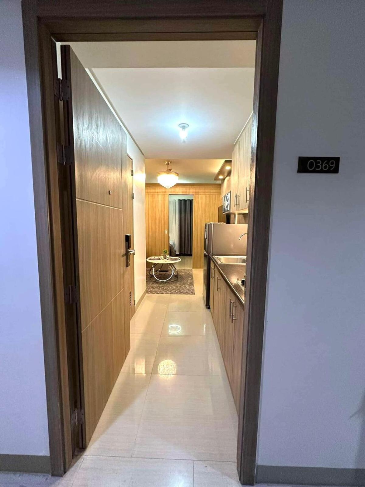 Shore 2 Residences, 1br Balcony - Pool View *