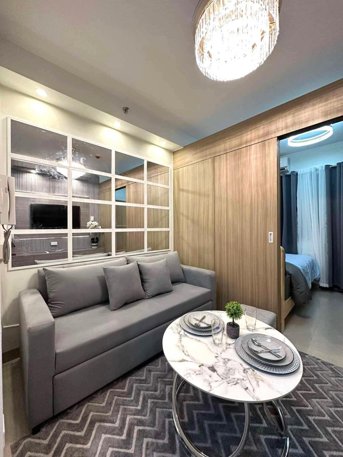 Shore 2 Residences, 1br Balcony - Pool View Manila