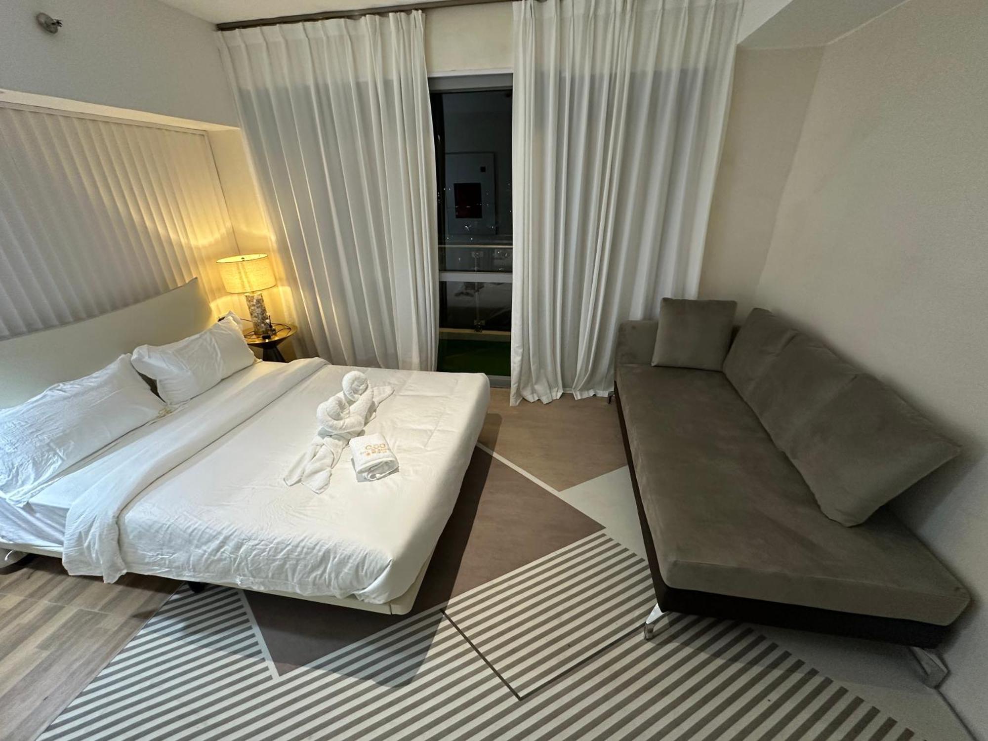 Luxurious Modern Penthouse 2br Cross Of Dreams Okada Solaire Moa Airports *