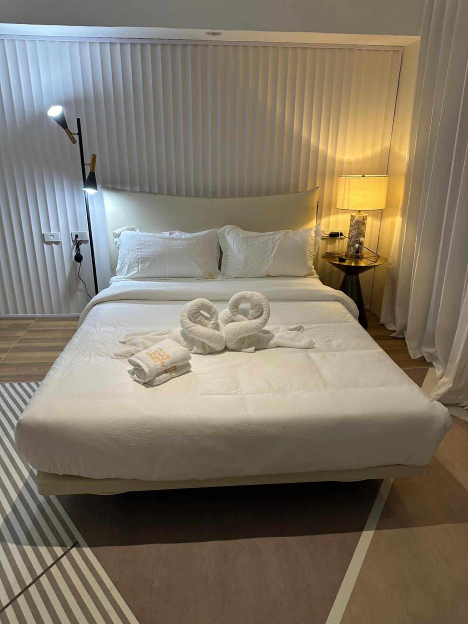 Luxurious Modern Penthouse 2br Cross Of Dreams Okada Solaire Moa Airports