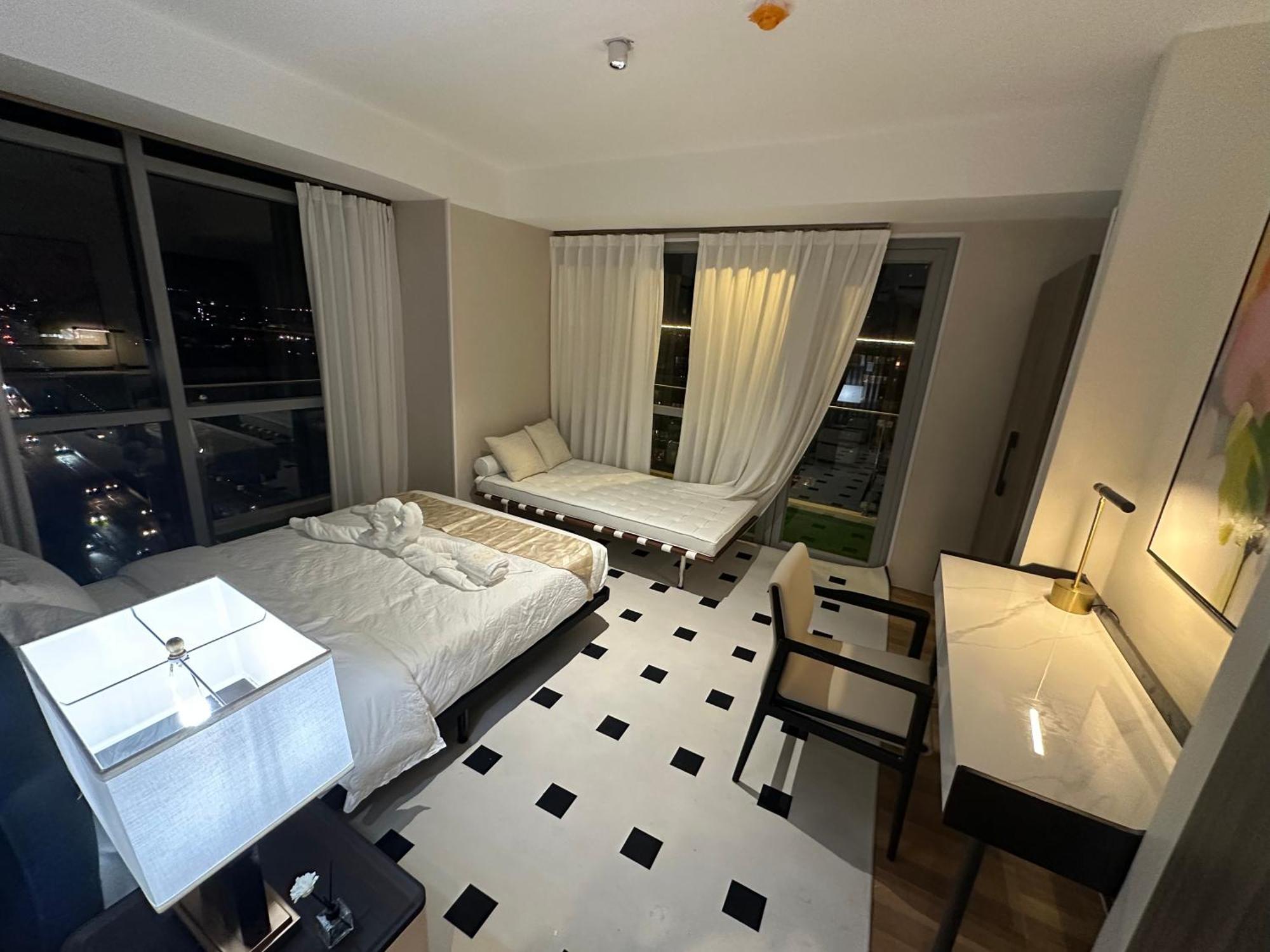 Luxurious Modern Penthouse 2br Cross Of Dreams Okada Solaire Moa Airports