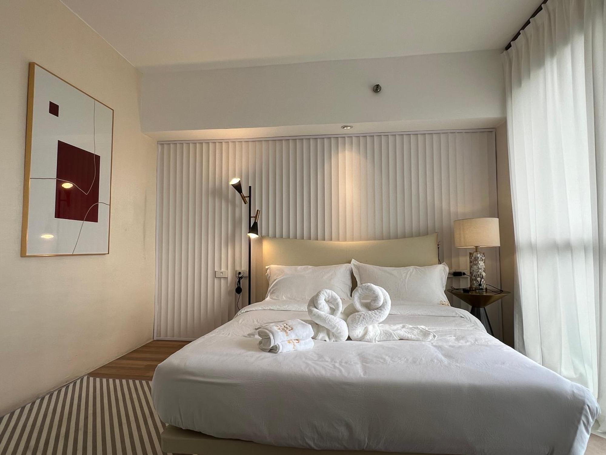Luxurious Modern Penthouse 2br Cross Of Dreams Okada Solaire Moa Airports