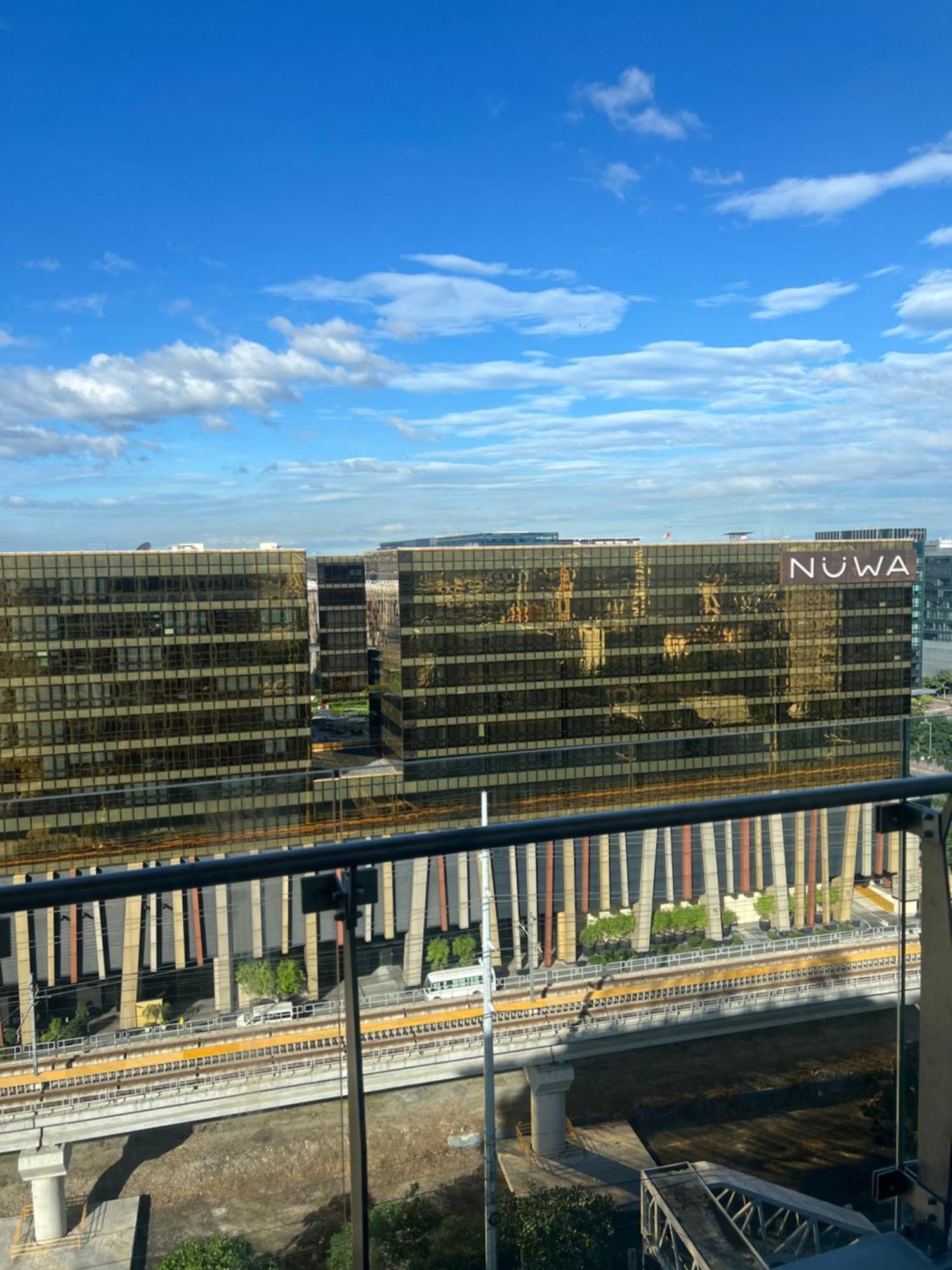 Luxurious Modern Penthouse 2br Cross Of Dreams Okada Solaire Moa Airports Manila