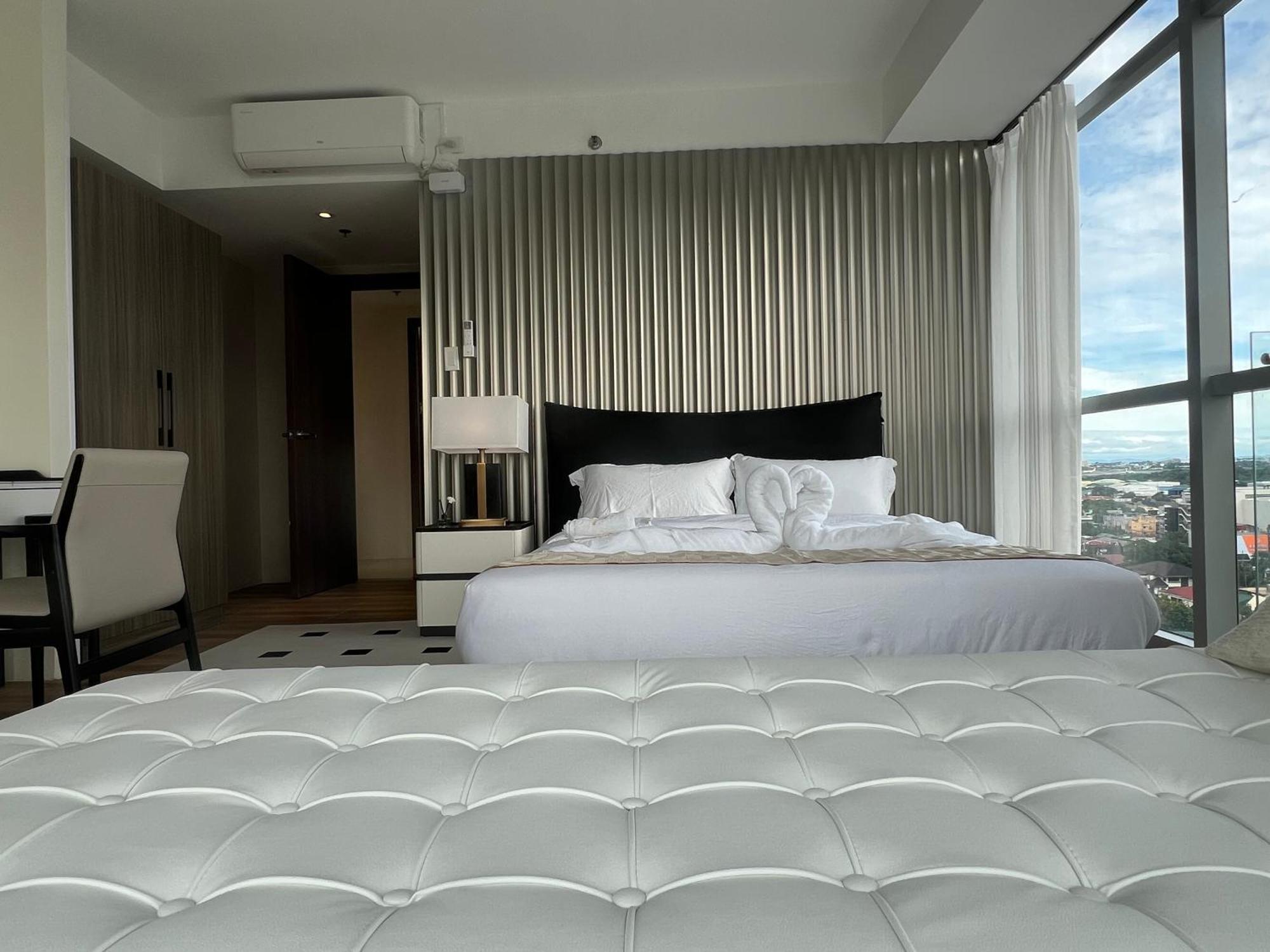 Luxurious Modern Penthouse 2br Cross Of Dreams Okada Solaire Moa Airports *