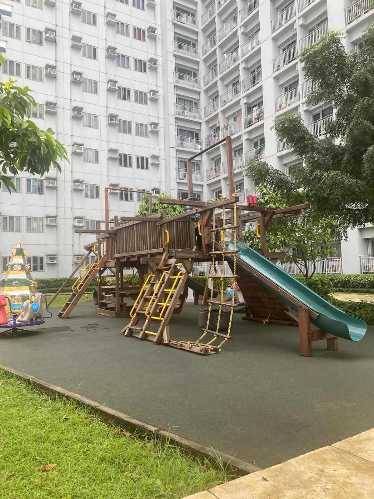 Apartment 1 Bedroom Scenic View Grass Residences Sm North *