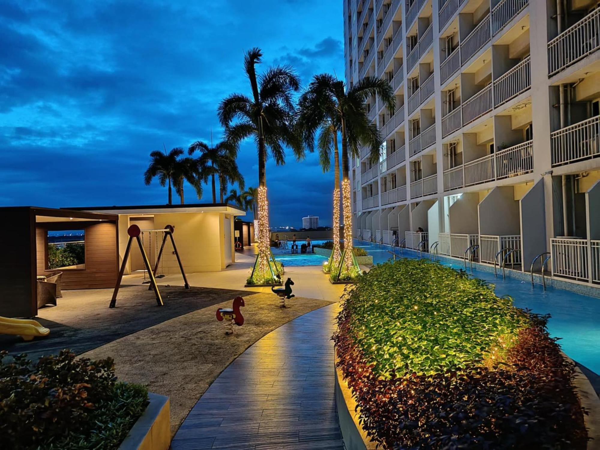 Affordable Staycation In Pasay-breeze Apartment *