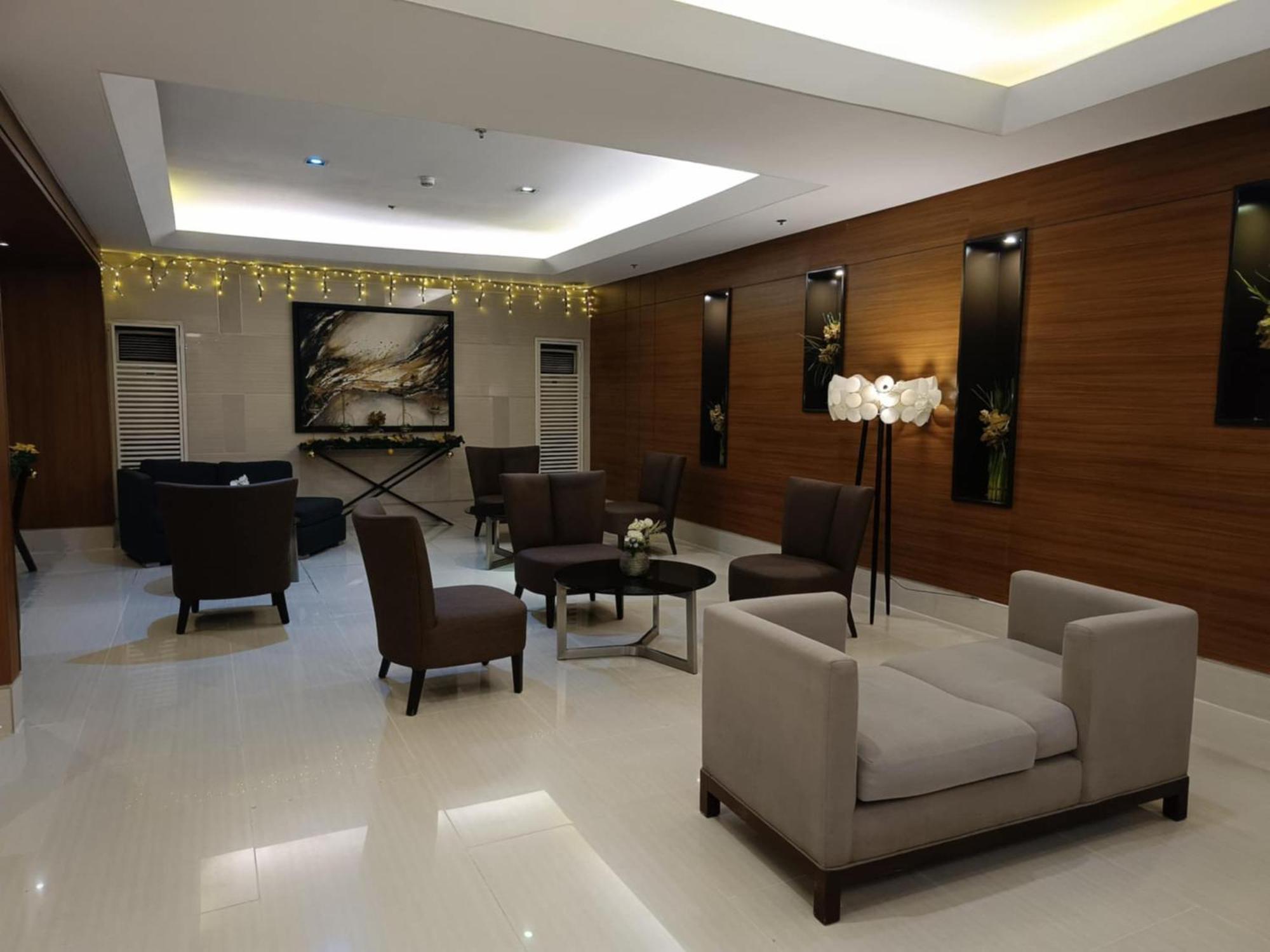 Affordable Staycation In Pasay-breeze Apartment