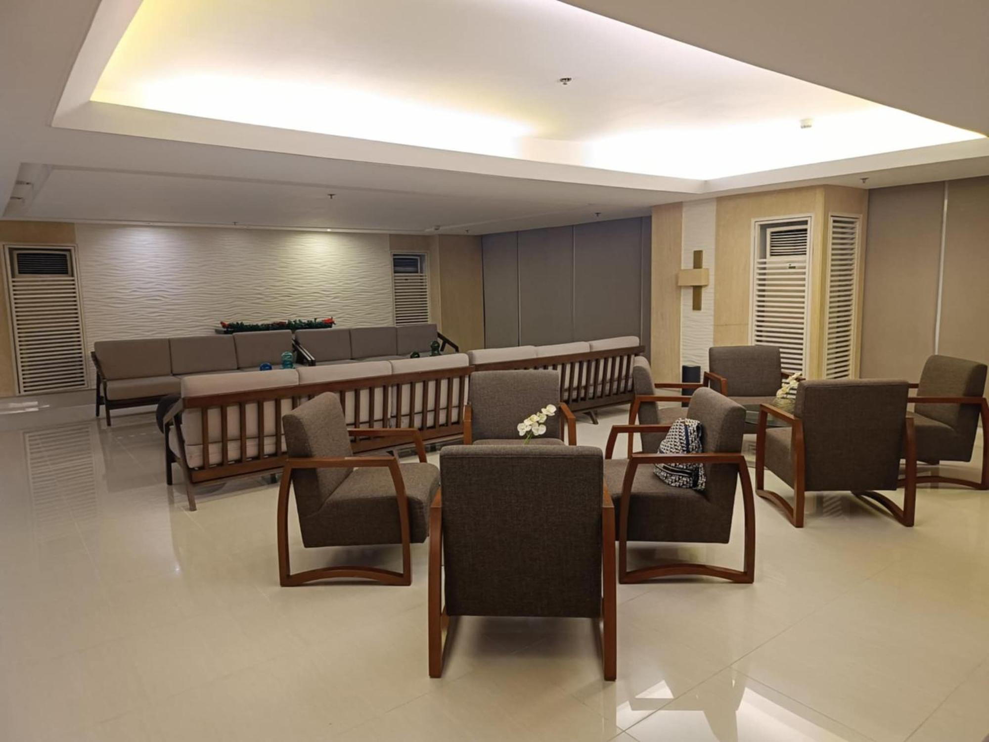 Affordable Staycation In Pasay-breeze Apartment