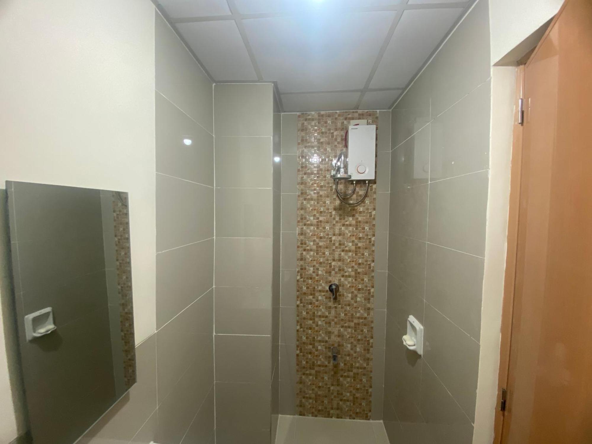Apartment Spacious At Fairview Quezon With Very Fast Wifi Infront Of Sm Manila