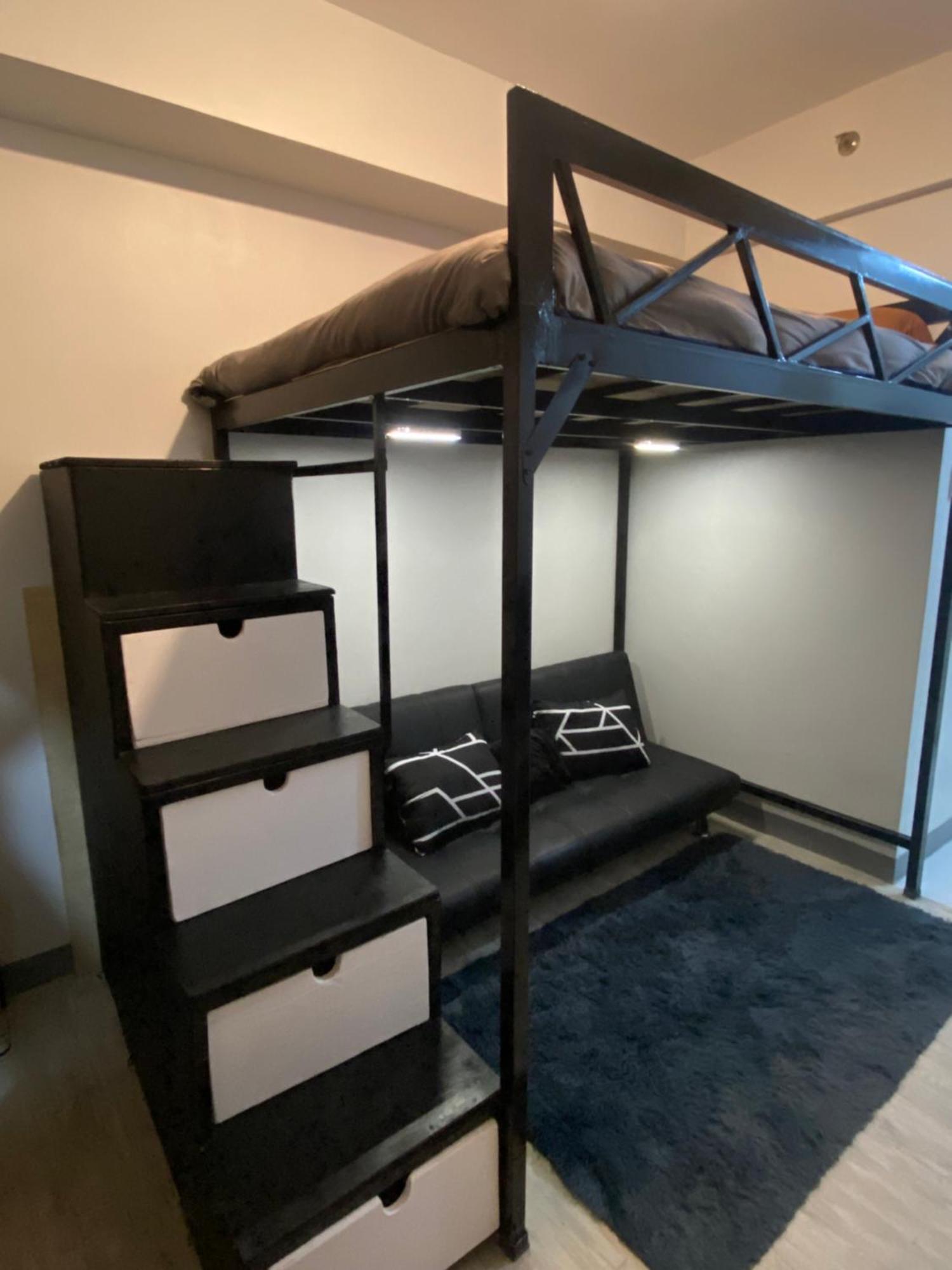 Spacious At Fairview Quezon With Very Fast Wifi Infront Of Sm Apartment