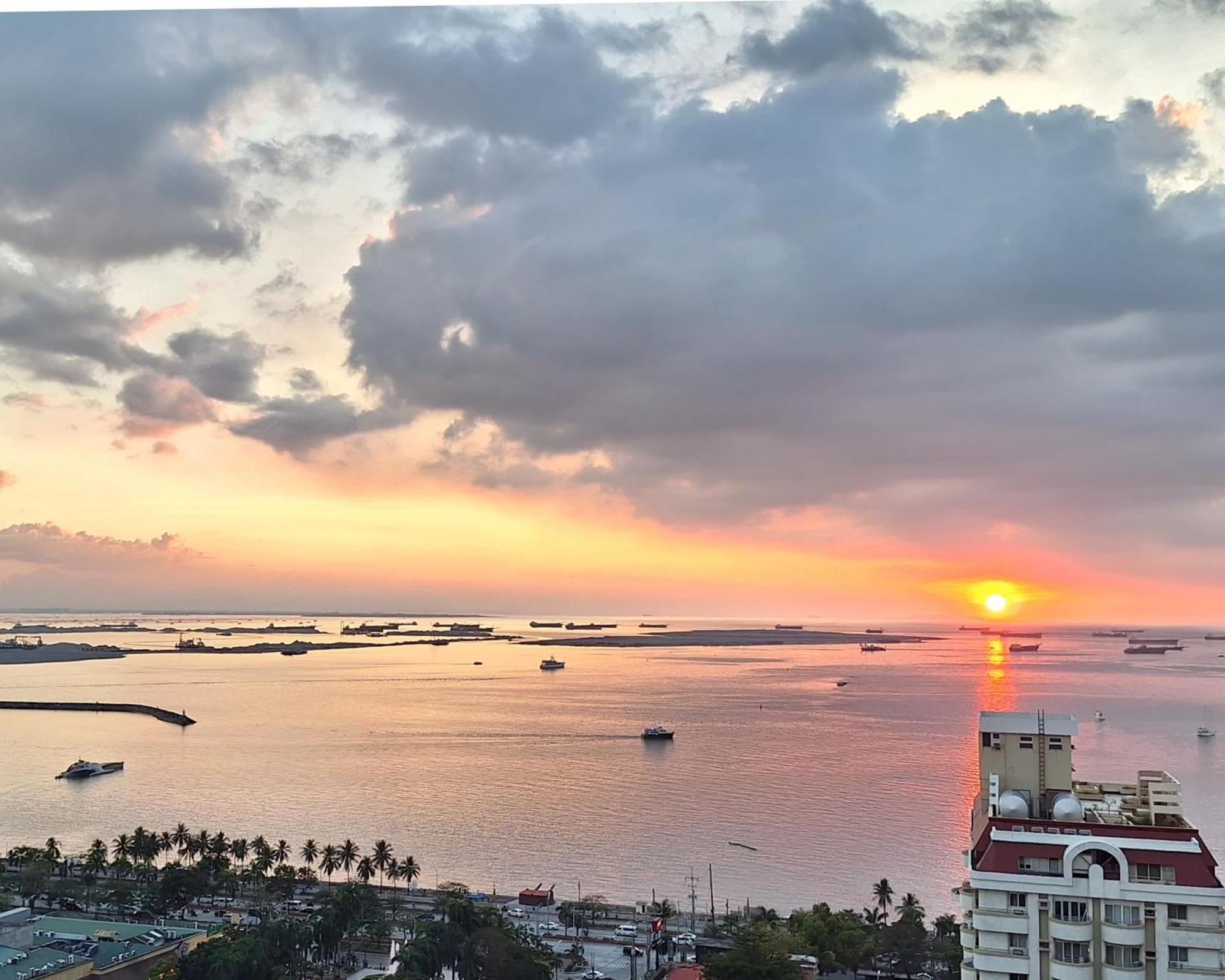 Breathtaking Bayviews - 1 Bedroom 1 Bathroom With Balcony Bayview Pool Netflix - Housekeeping Available - Apartment