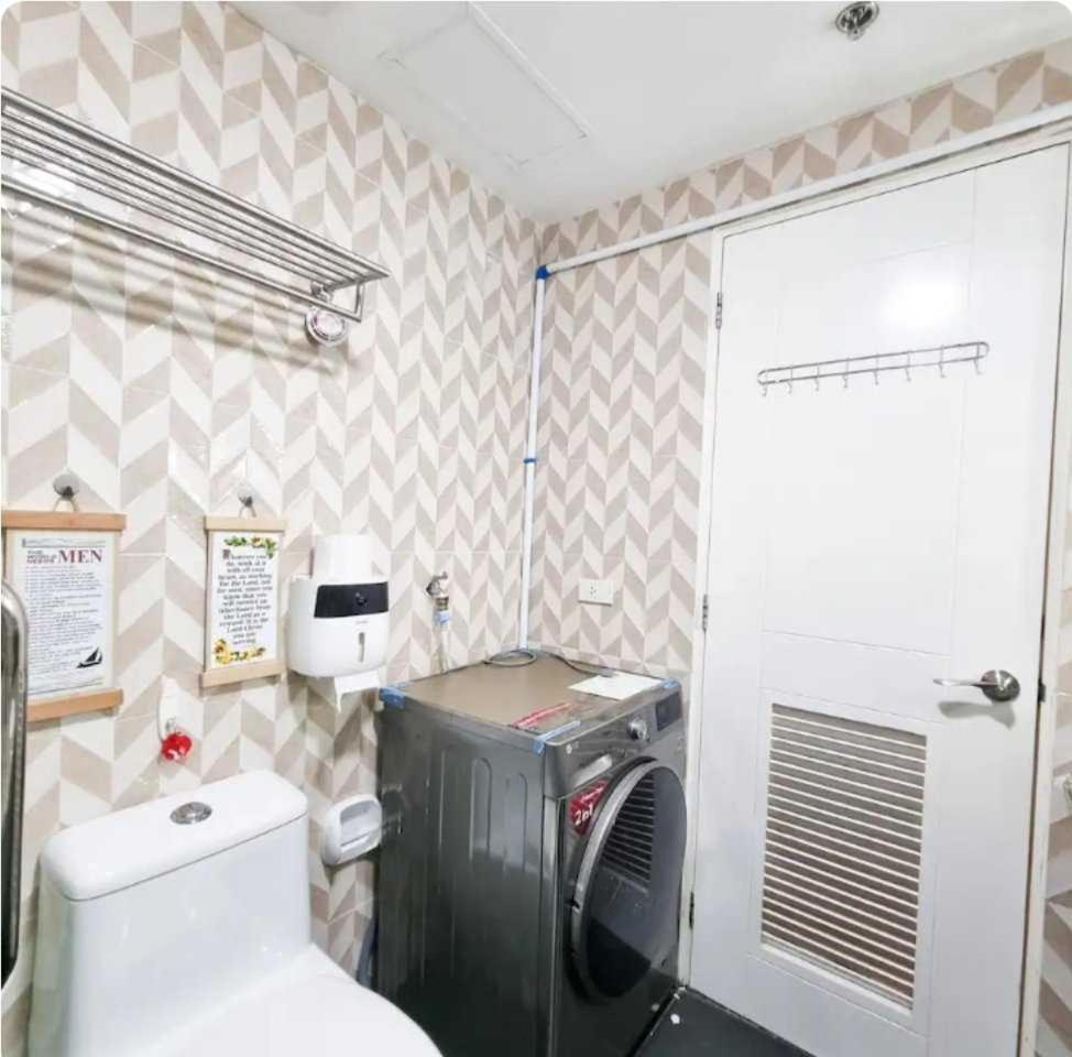 Elegant & Spacious Two-Bedroom Condo At Torre De Manila Condo With Breathtaking Views, Perfect For Relaxation & Comfort
