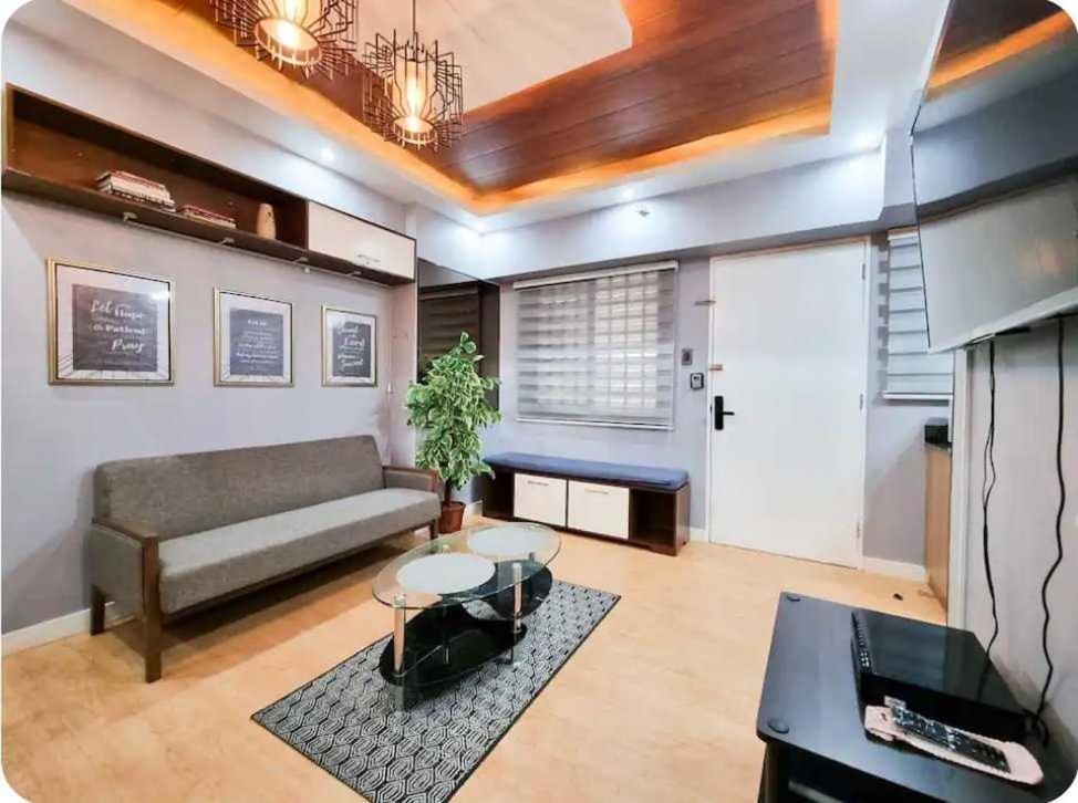 Elegant & Spacious Two-Bedroom Condo At Torre De Manila Condo With Breathtaking Views, Perfect For Relaxation & Comfort