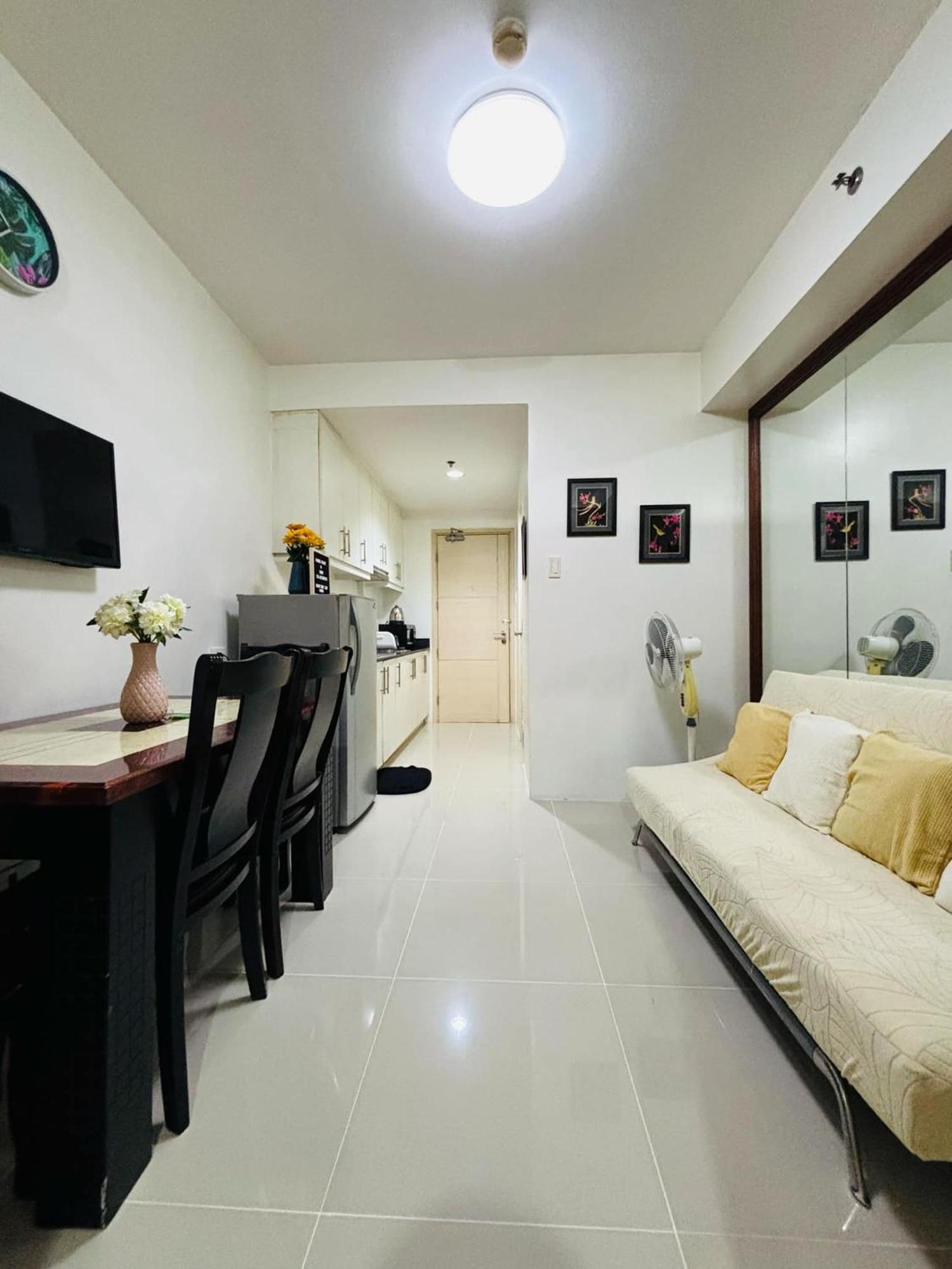 Flores Place At Sea Residences Moa *