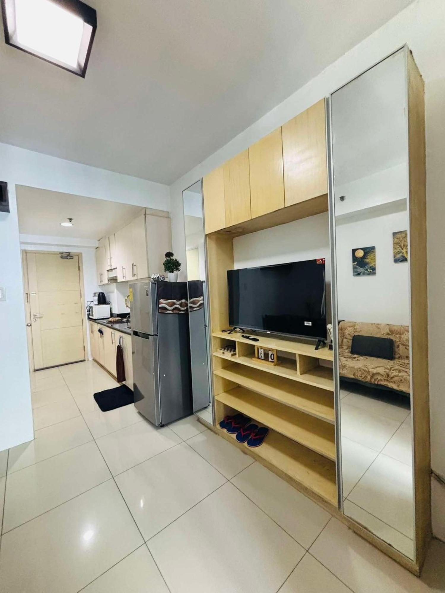 Flores Place At Sea Residences Moa * Manila