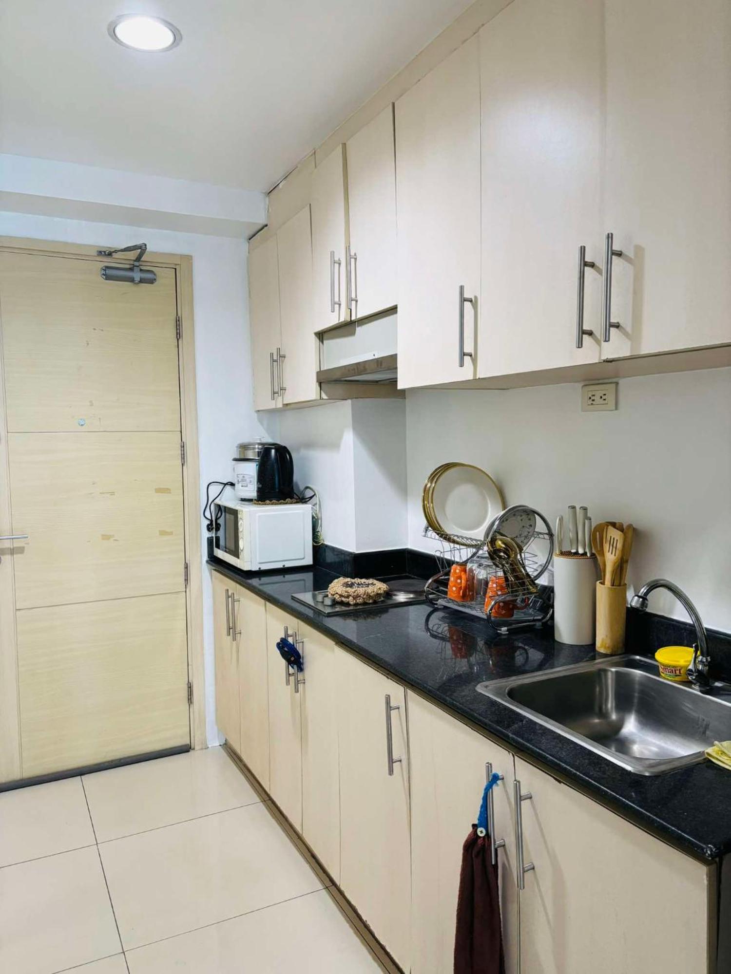 Flores Place At Sea Residences Moa