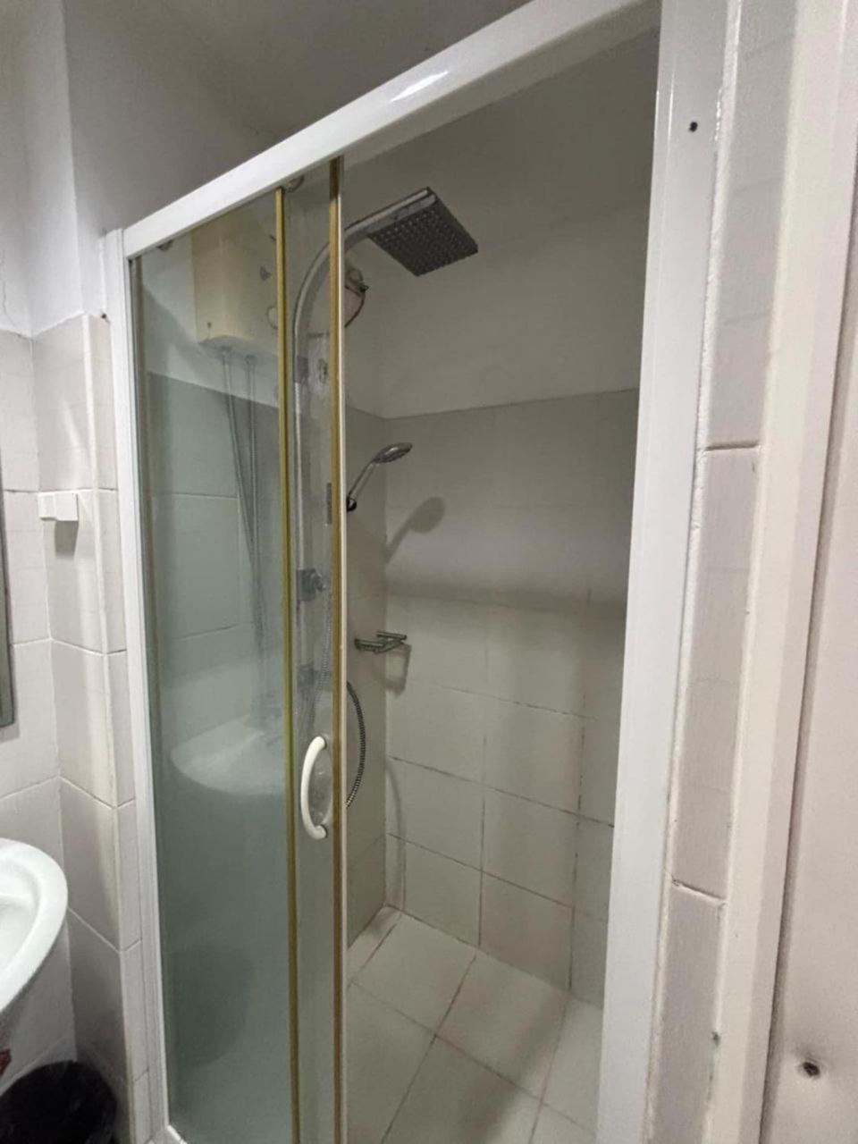 Flores Place At Sea Residences Moa Homestay