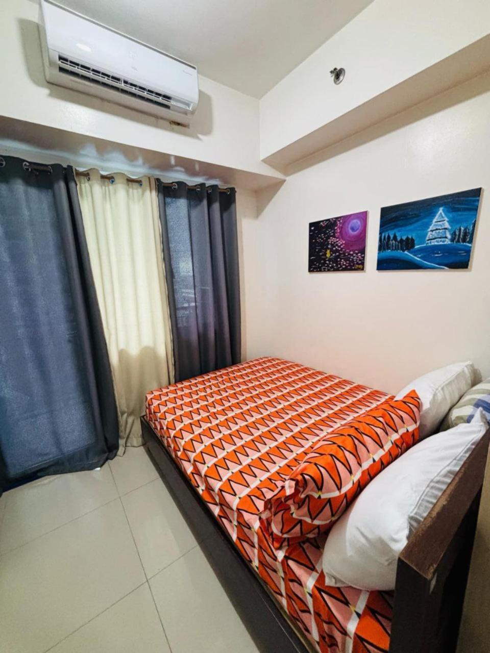 Flores Place At Sea Residences Moa Homestay Manila