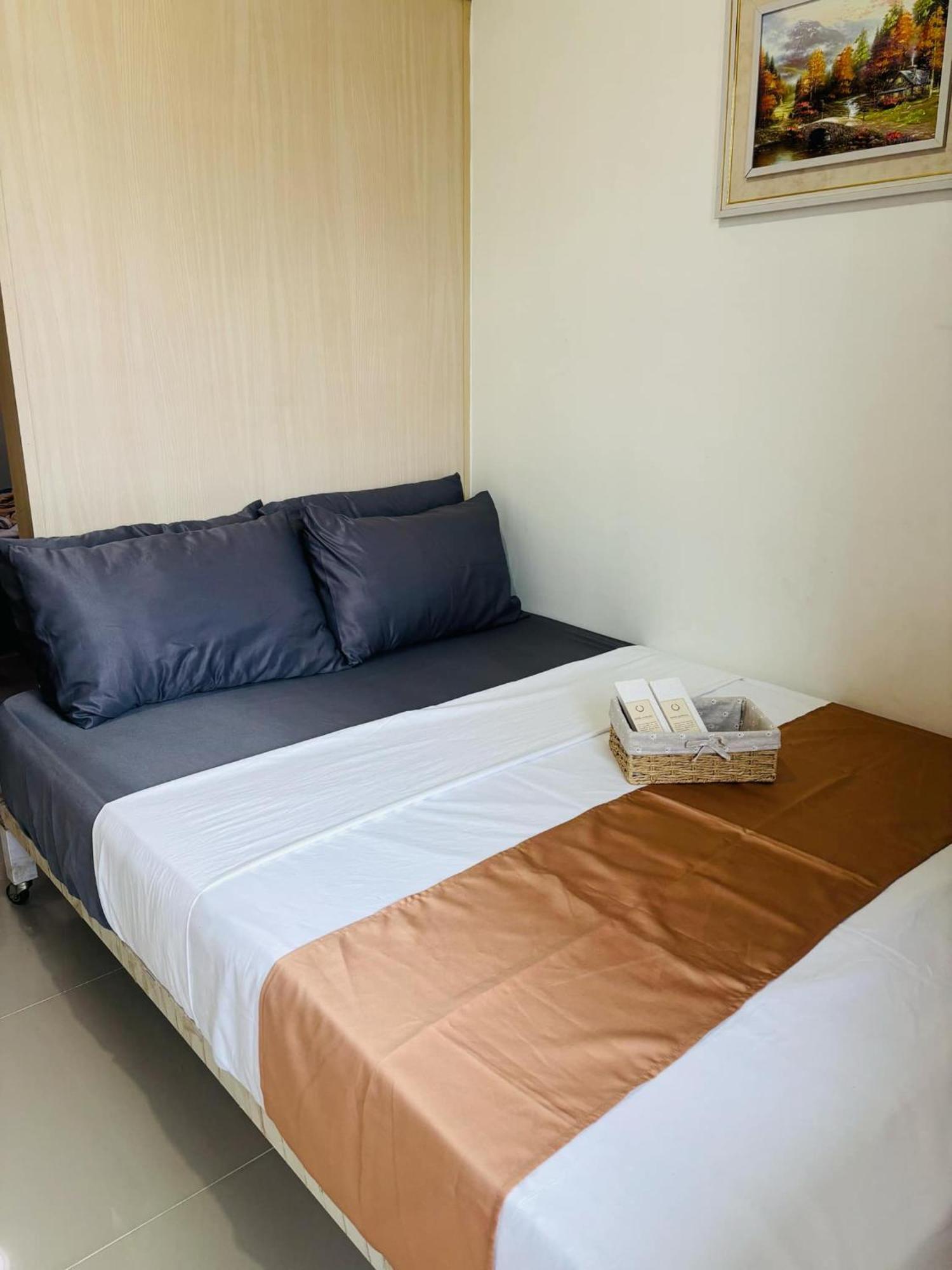 Flores Place At Sea Residences Moa