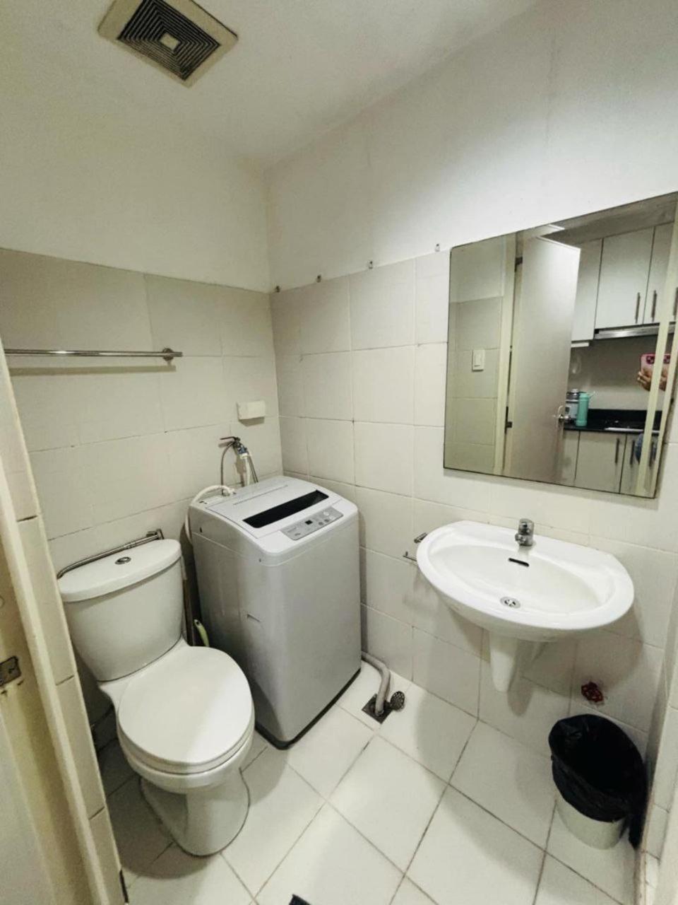 Flores Place At Sea Residences Moa