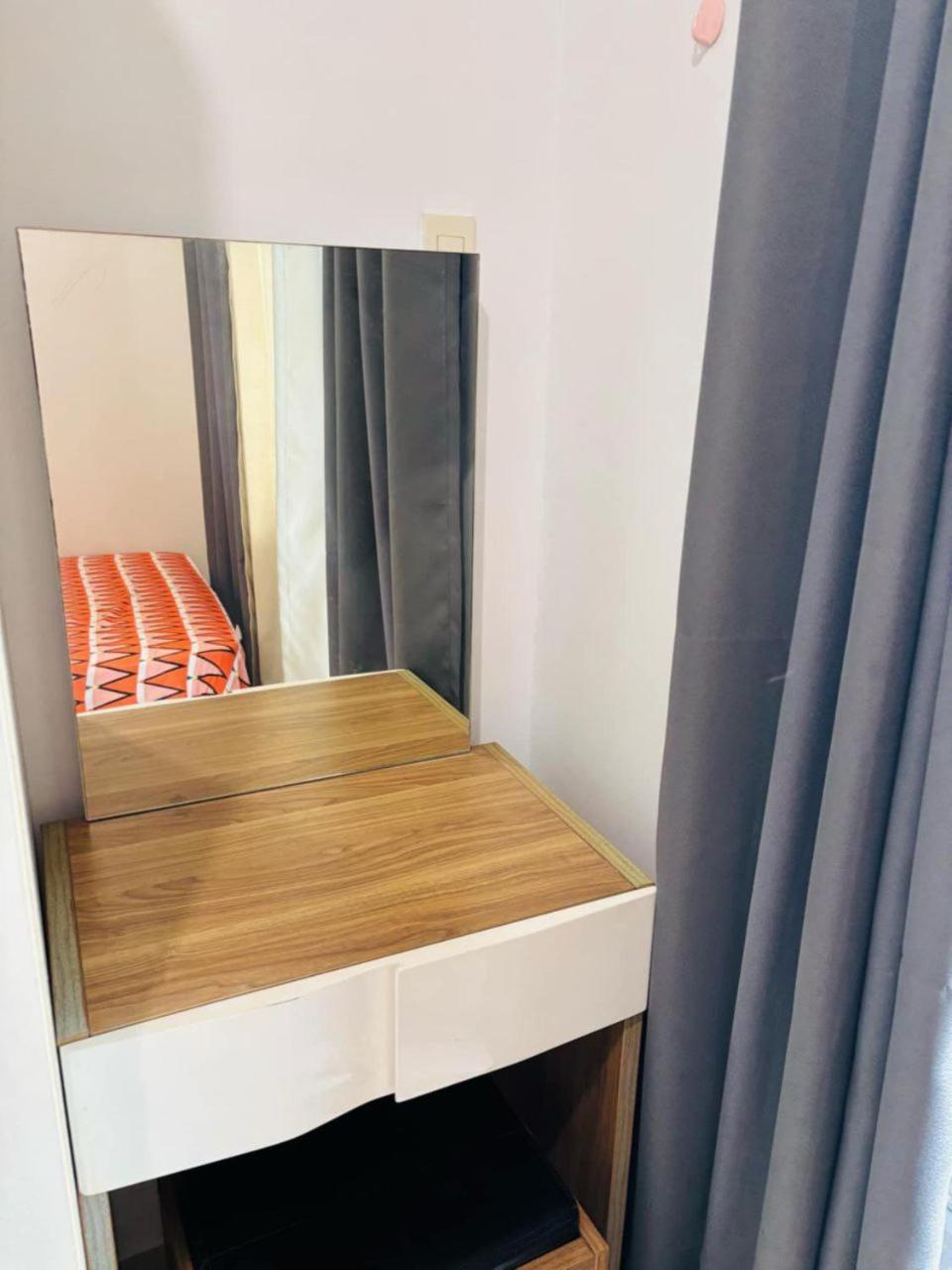 Flores Place At Sea Residences Moa Manila