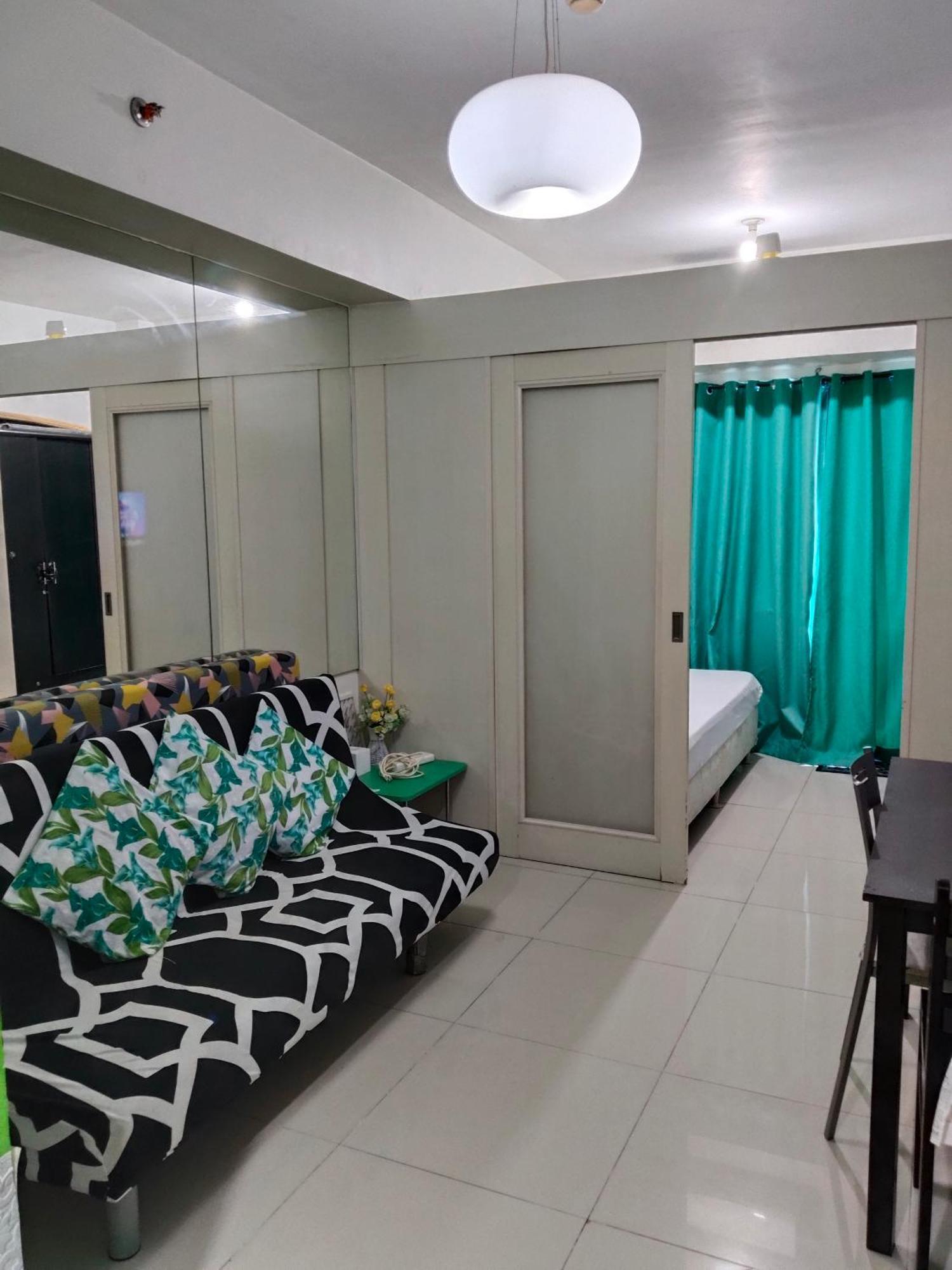 Sea Residences Moa Complex By Mj Manila