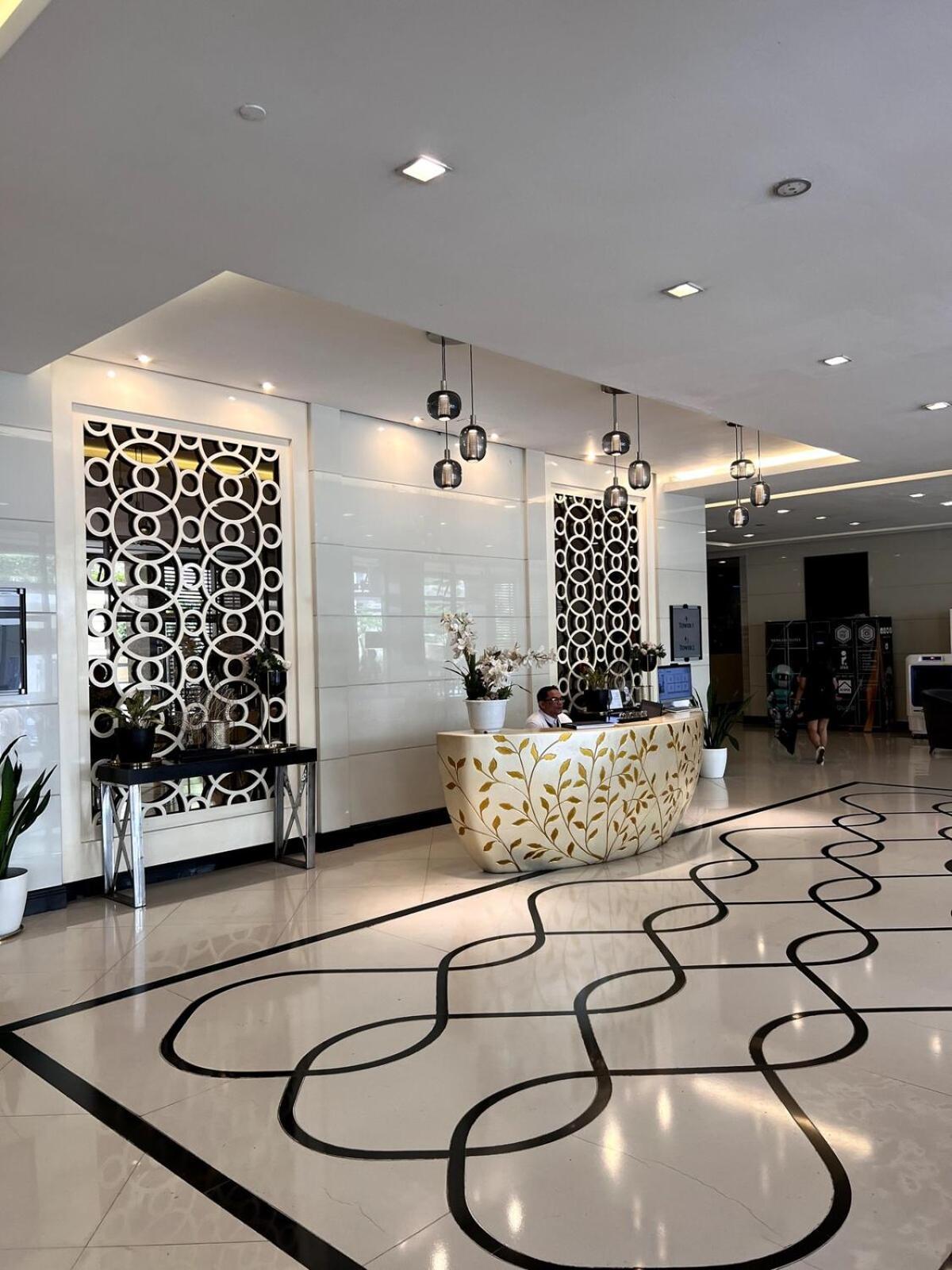Mckinley Taguig Staycation *