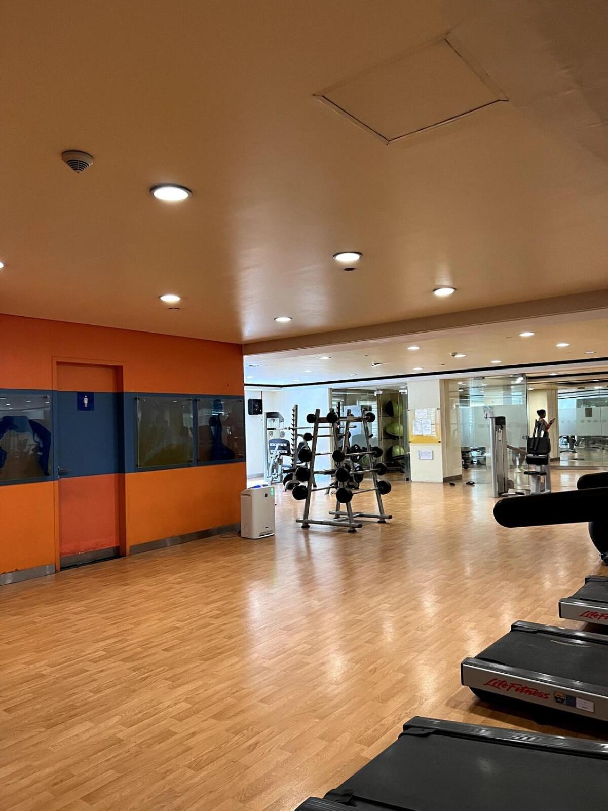 Mckinley Taguig Staycation Apartment *