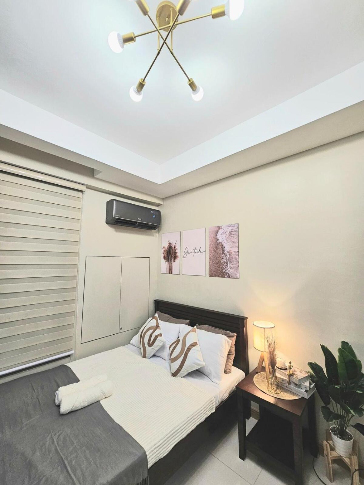 In Mandaluyong With Free Wifi And Netflix Apartment *