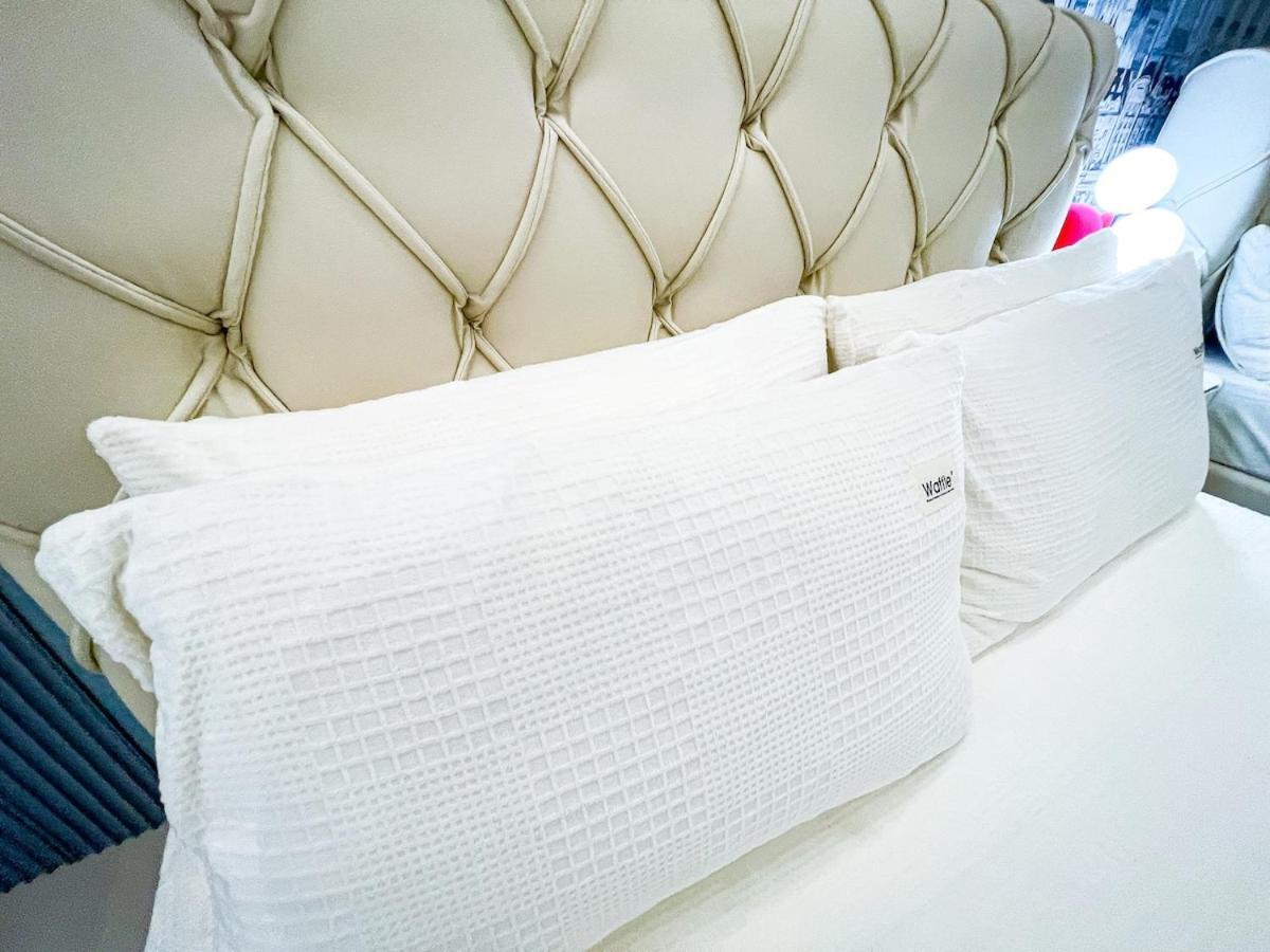 Luxury Penthouse Near Solaire, Of Dreams Manila