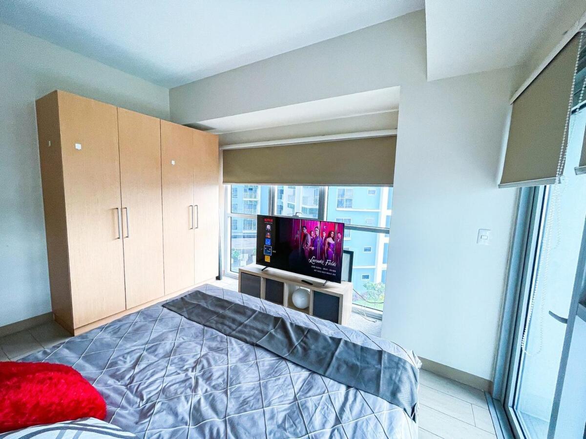 Apartment Luxury 2br Corner Near Solaire & Okada Ii Sunset *
