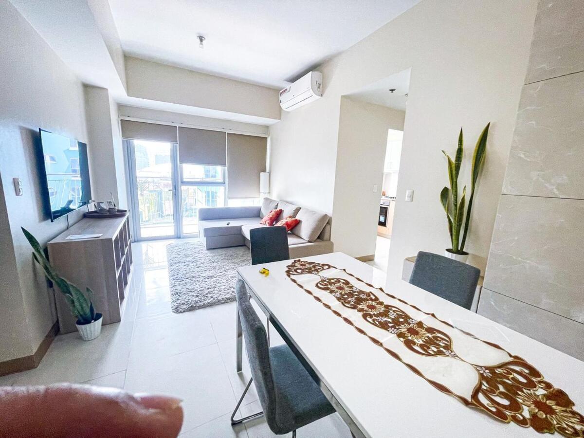 Luxury 2br Corner Near Solaire & Okada Ii Sunset Apartment